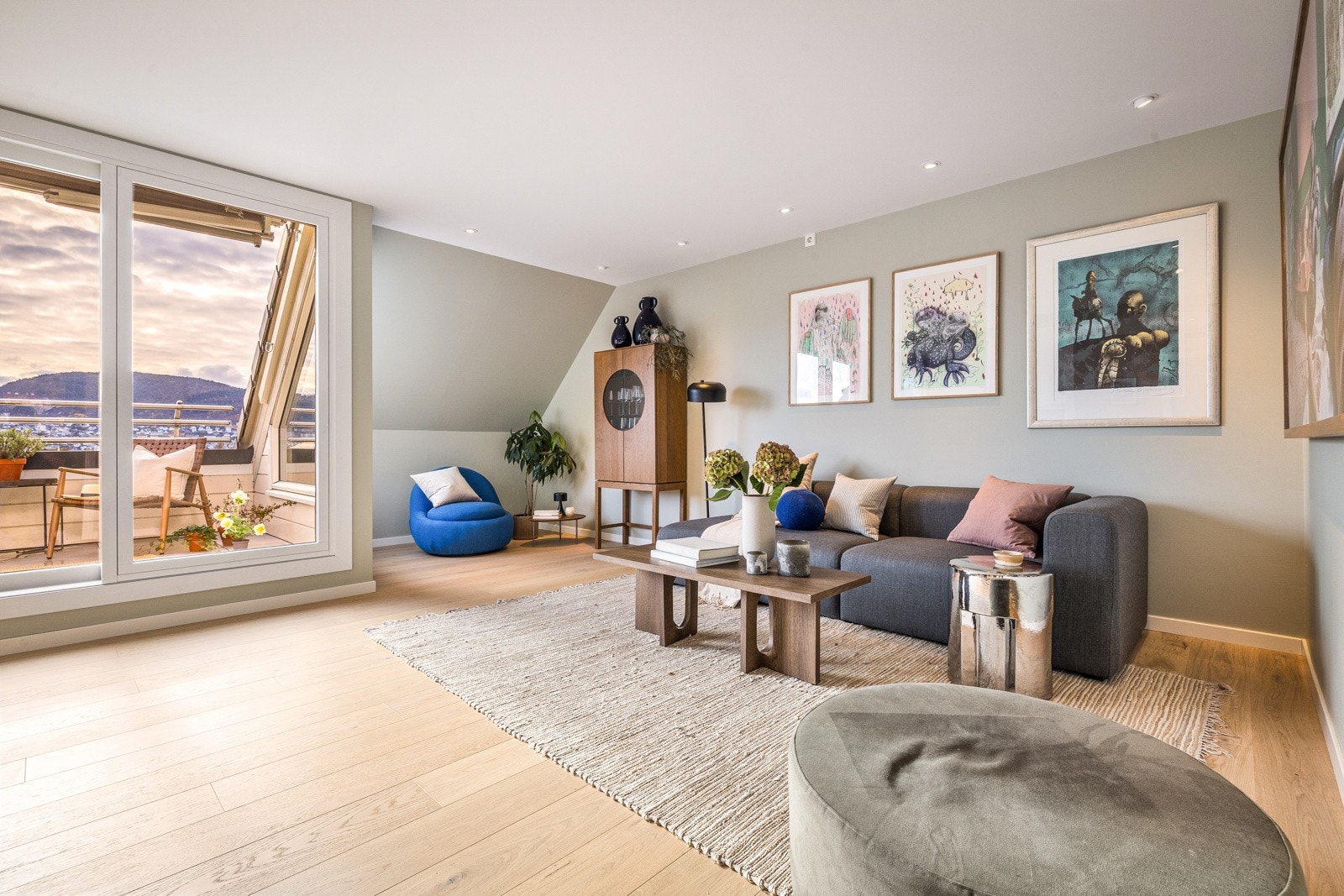 - Leiligheten i Nye Sandviksveien 23 er en sjelden mulighet for deg som ønsker lys, luft og utsikt - og samtidig vil bo sentralt - Galleribilde