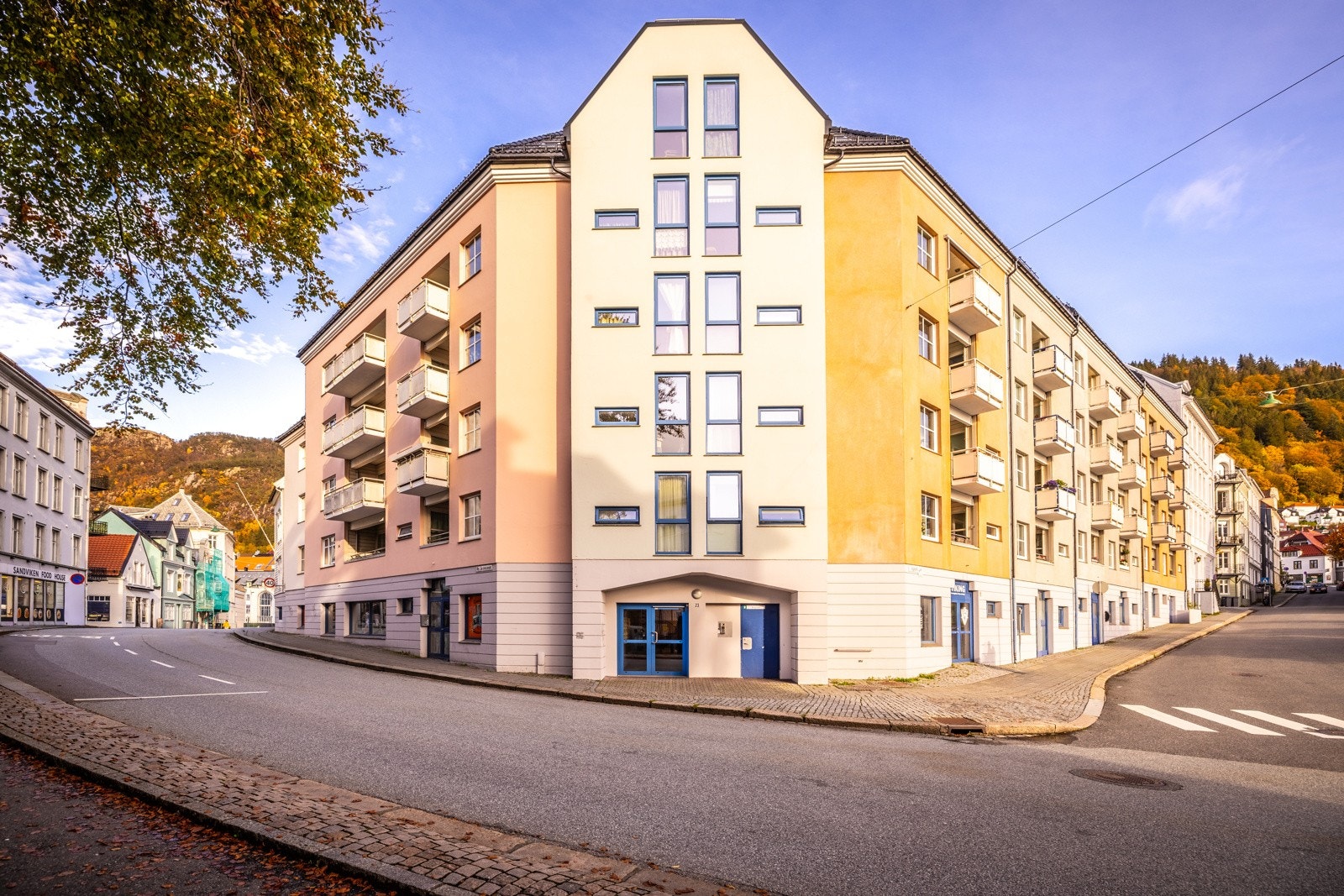 - Bygget er jevnt vedlikeholdt - Galleribilde