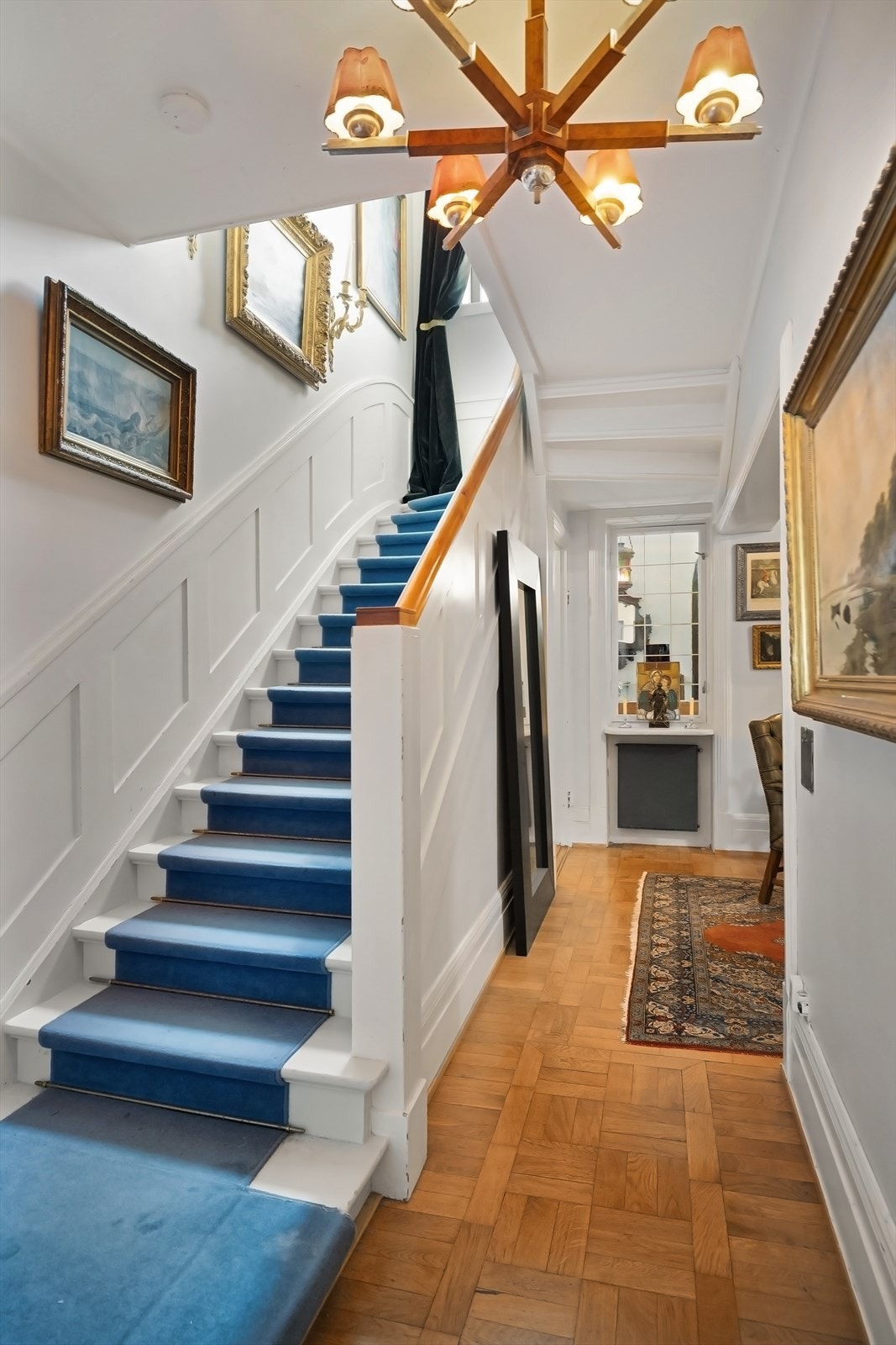 Trapp opp til 2.etasje Galleribilde