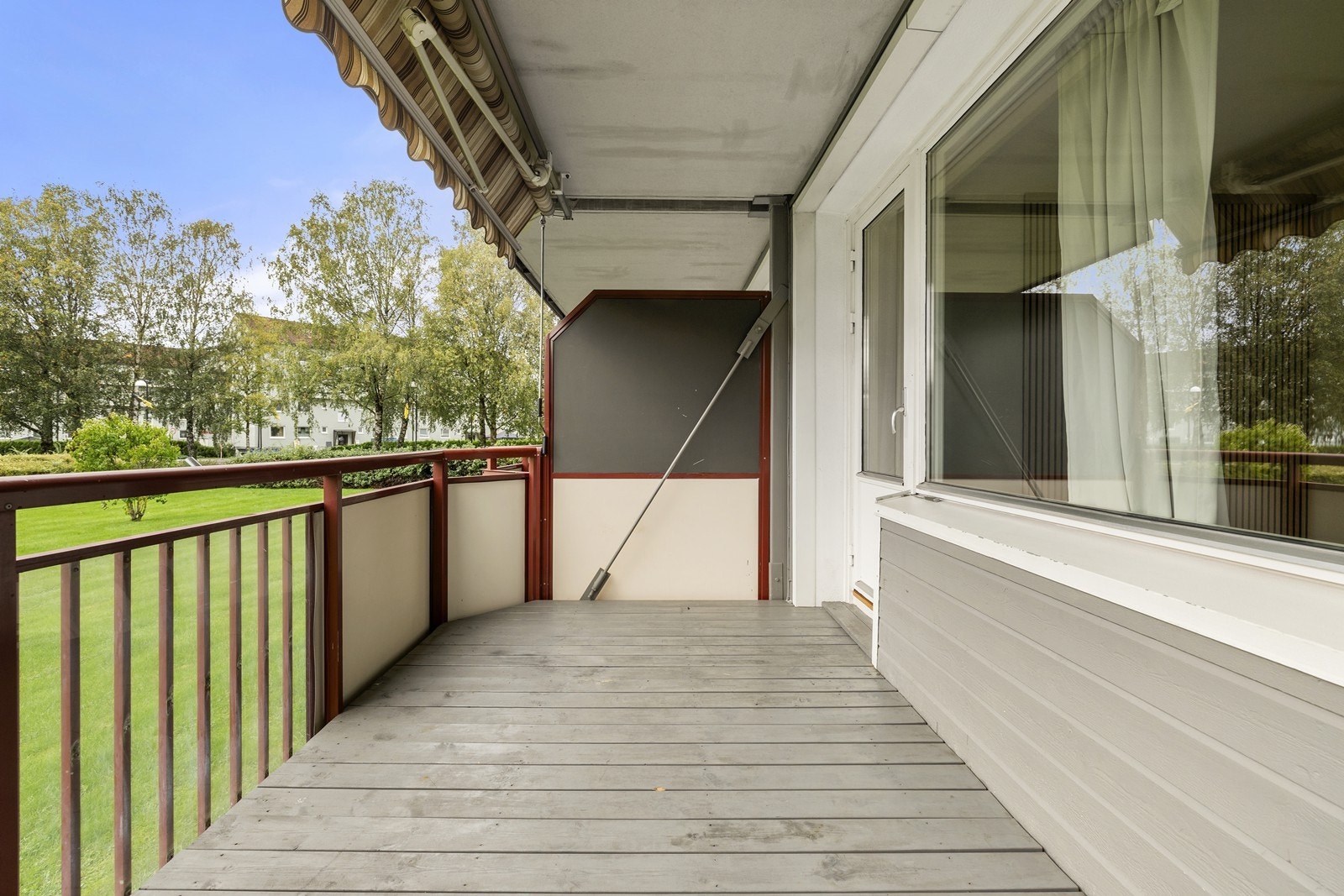 Balkongen er på ca 8 m² og har god plass til diverse utemøblement og grill. Galleribilde