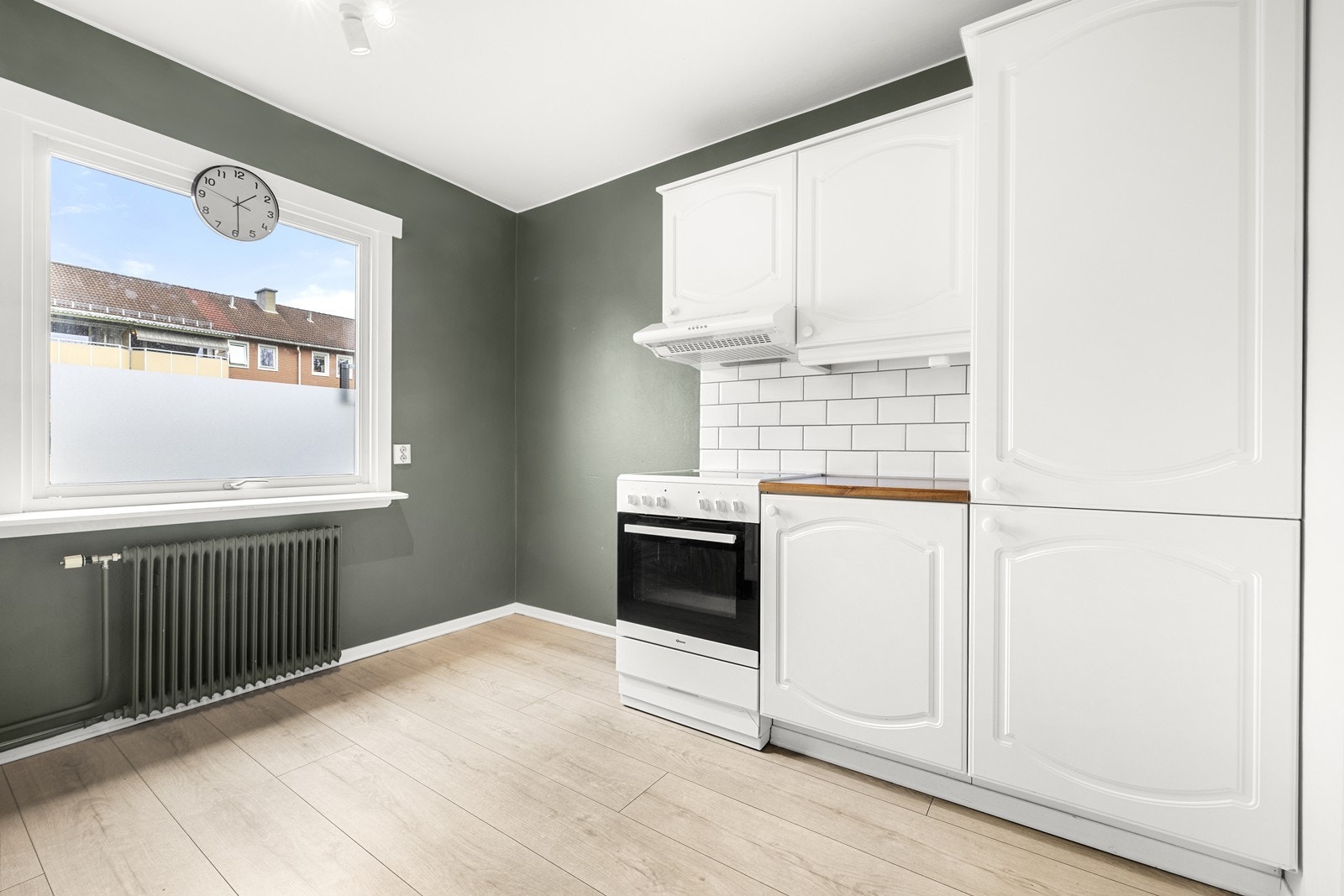 Det er generelt godt med skapplass i under- og overskap. Galleribilde