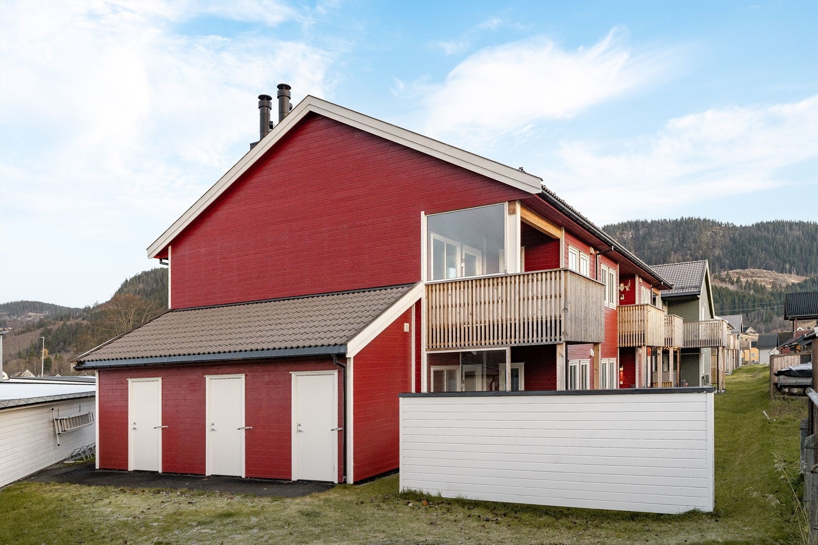 I tillegg til å ha en innvendig bod, har leiligheten også tilgang til en utvendig lagringsbod. Galleribilde