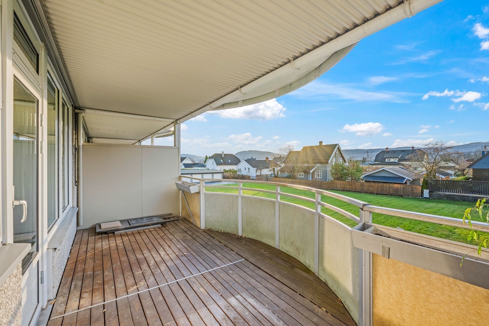 Hyggelig uteområdet med gode solforhold Galleribilde