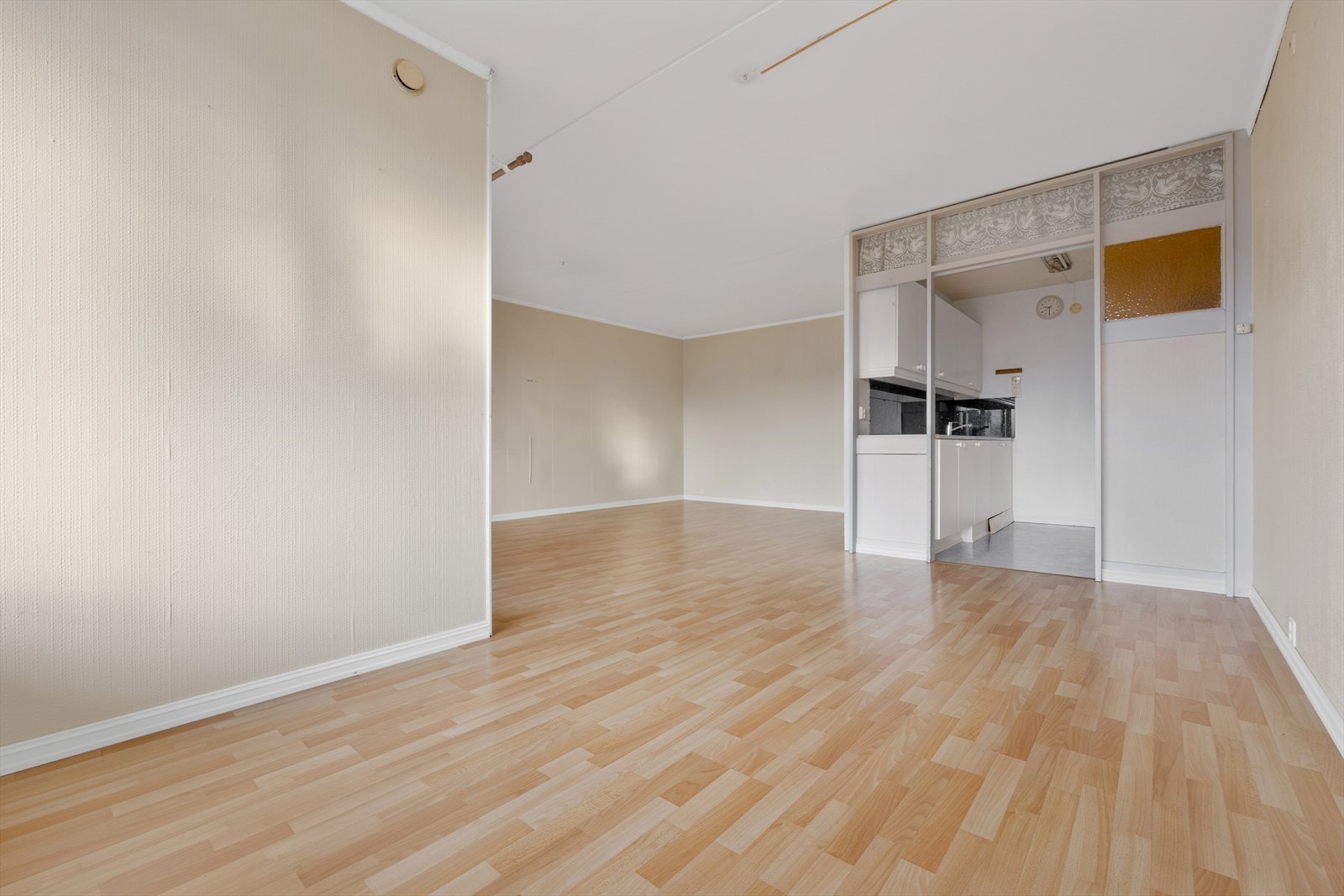 Stuen har et flott potensial med mange møbleringsmuligheter. Galleribilde