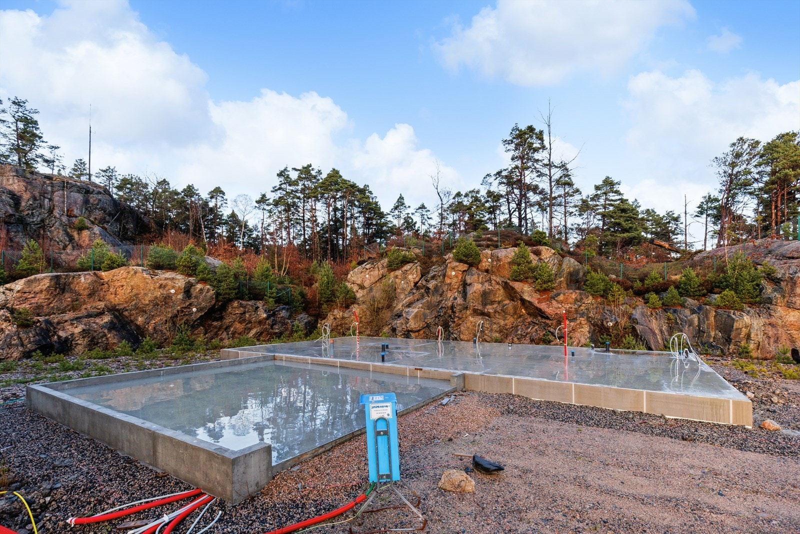 Godkjente tegninger ligger lengre bak i bildeserien - her får du muligheter for meget gode leieinntekter og familievennlig hoveddel. Galleribilde