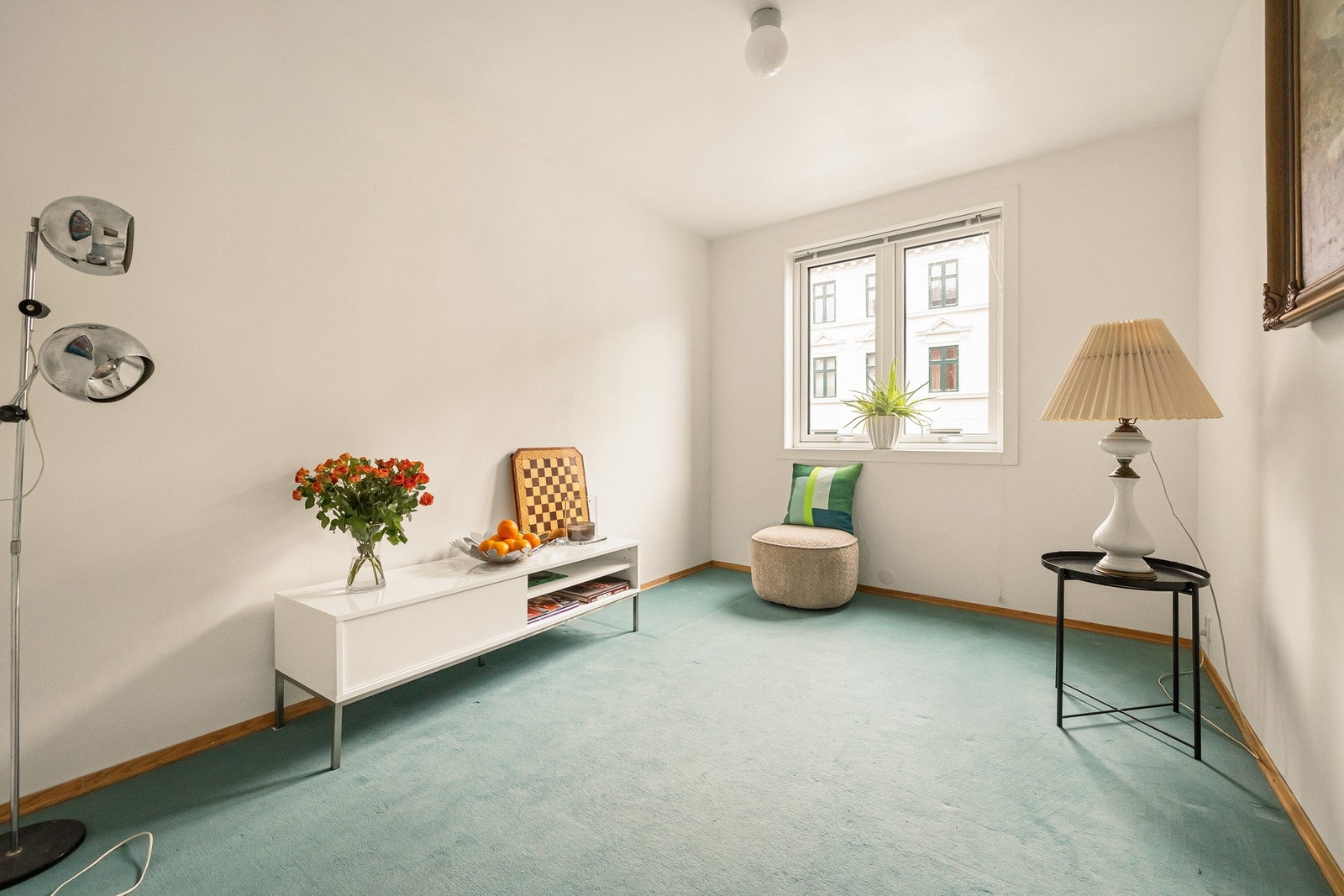 Soverom 2 - stort og godt rom med plass til dobbeltseng og garderobeskap. Galleribilde