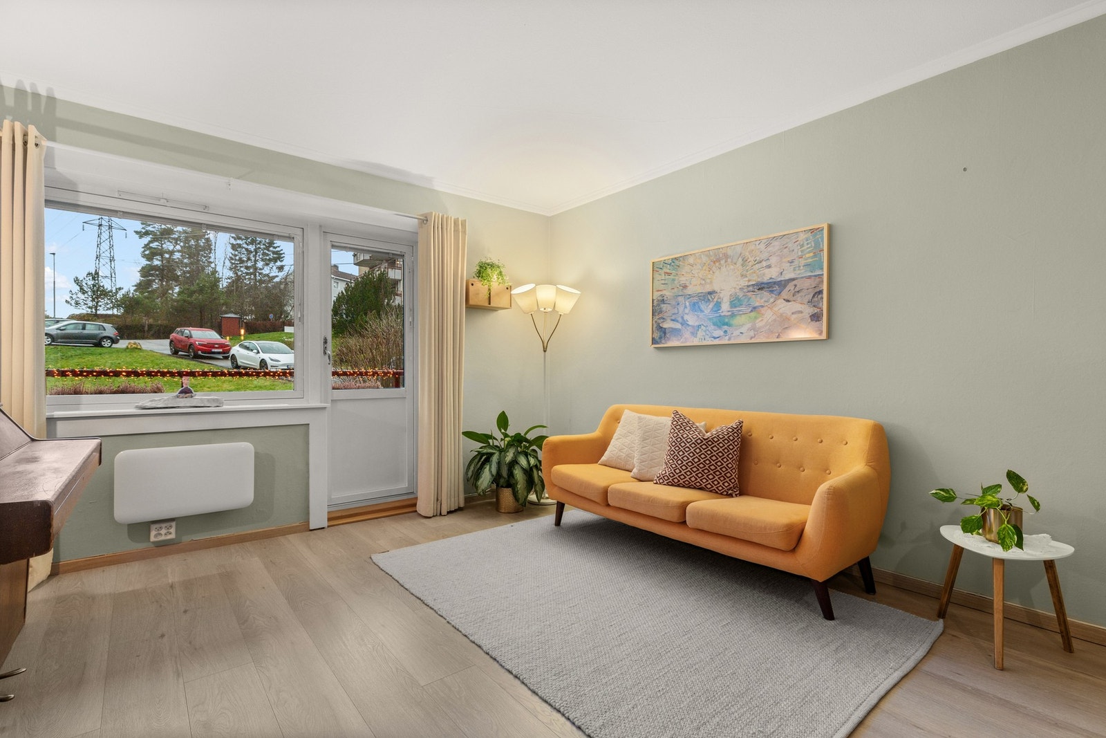 Her får du en flott 3-roms leilighet i en praktisk og høy 1. etasje. Galleribilde