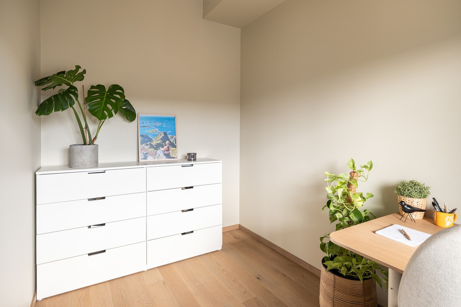 Dette rommet benyttes som kontor av dagens eier. Galleribilde