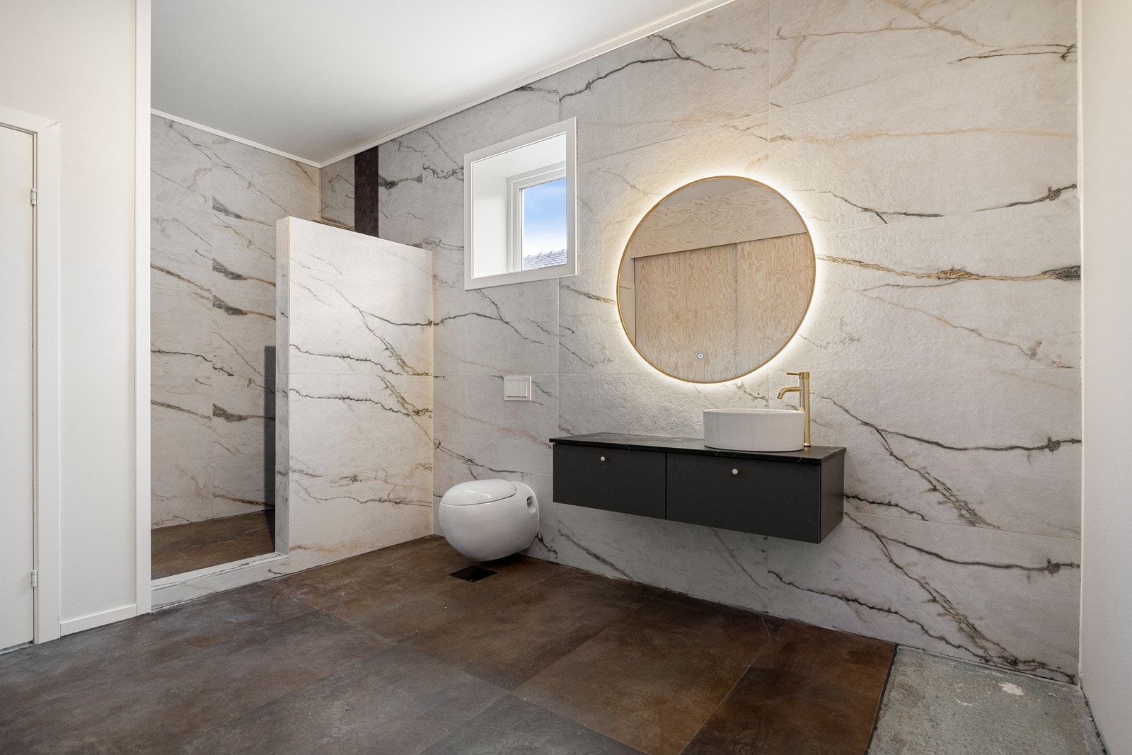 Nybygget - Bad Galleribilde