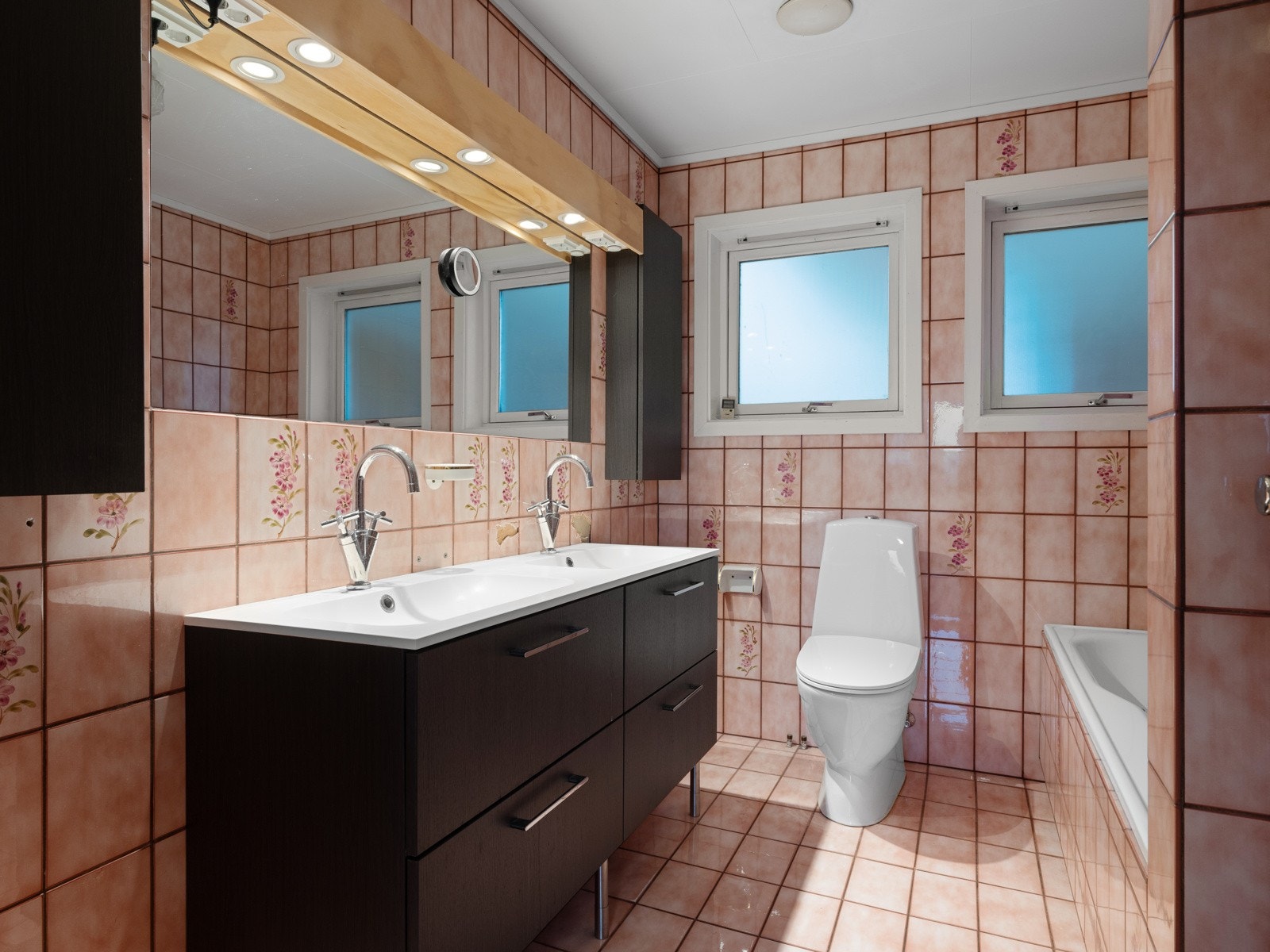 Privat bad til hoved soverom Galleribilde