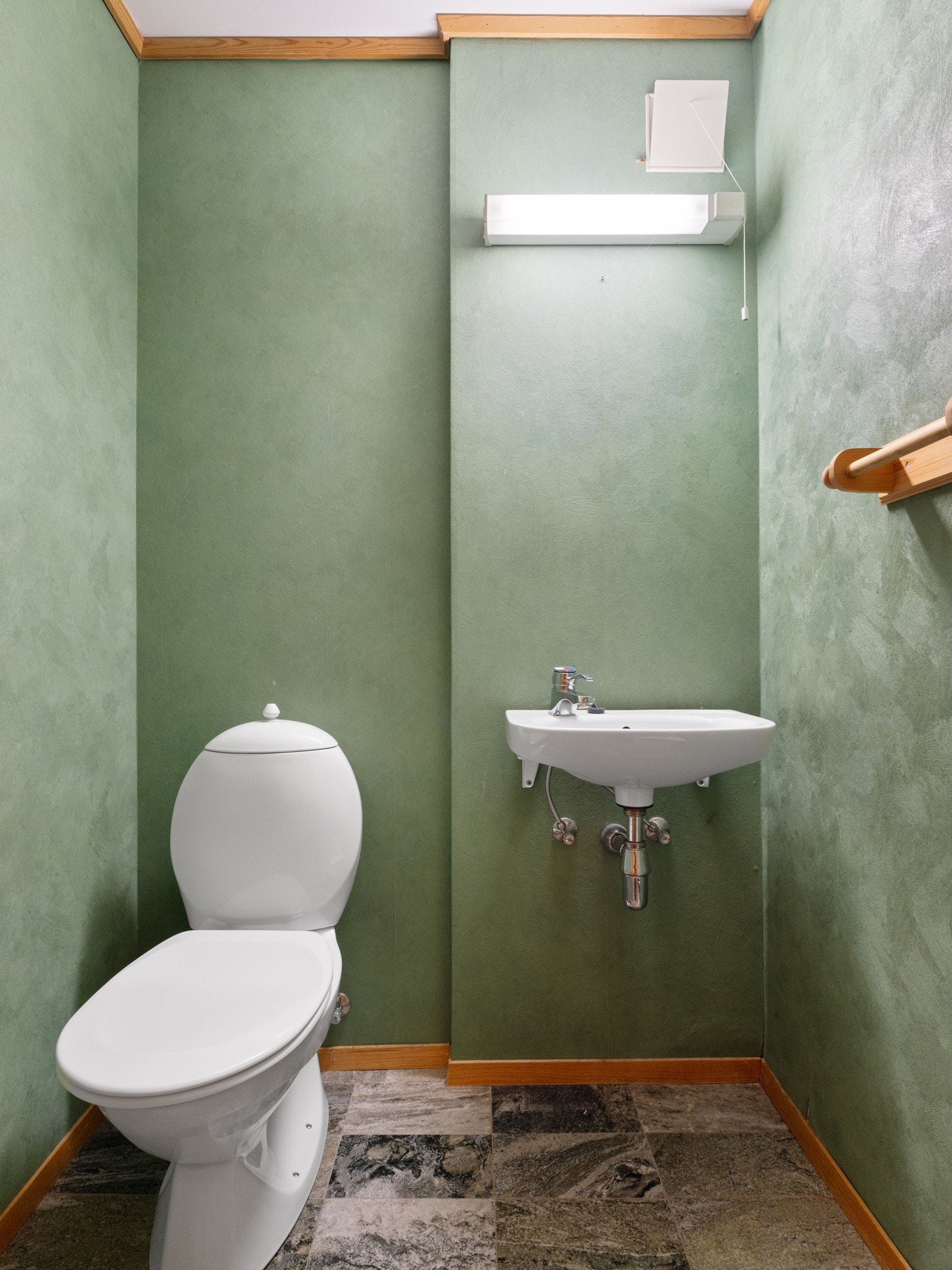 WC i kjeller Galleribilde