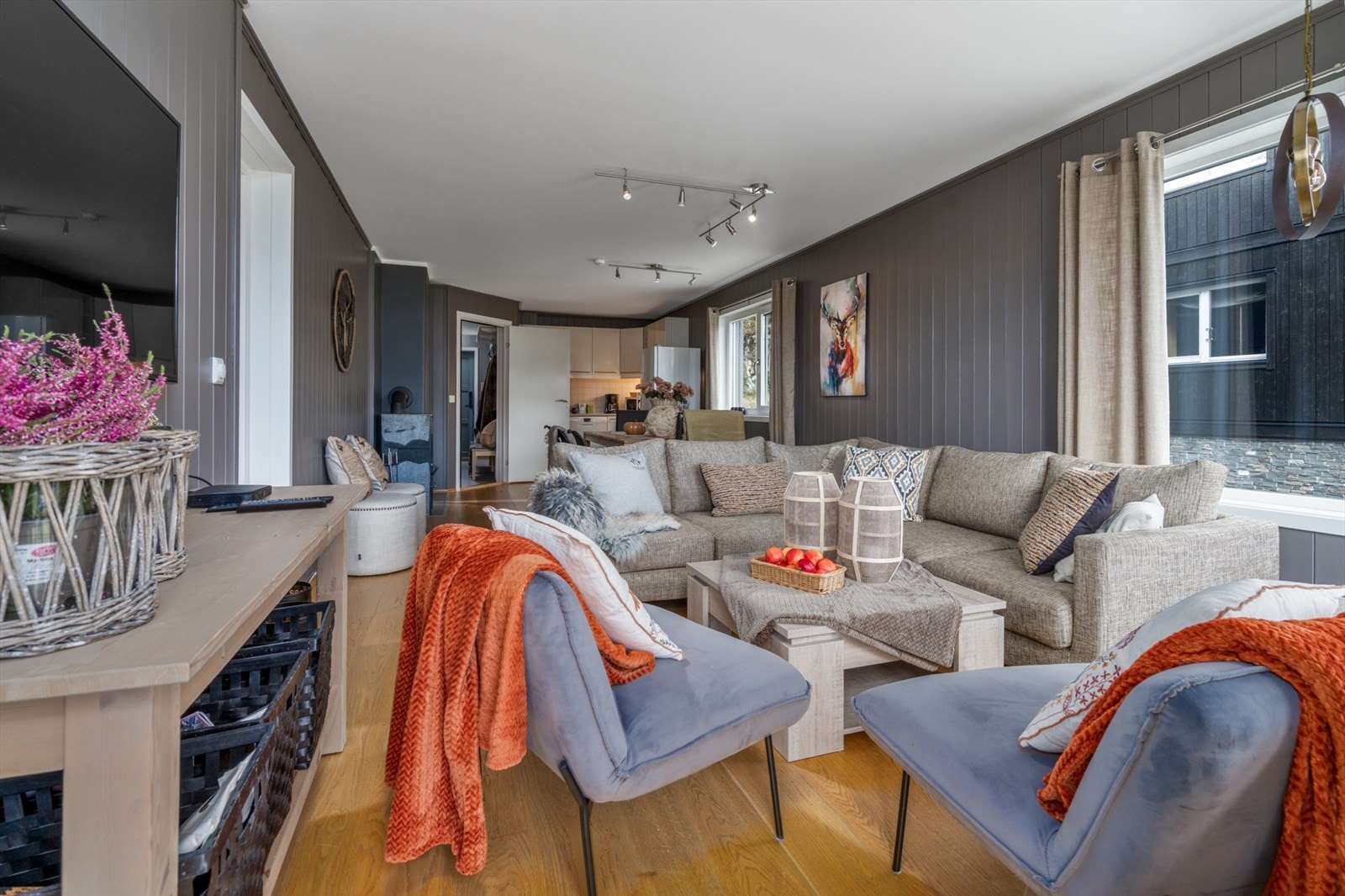 Stue mot kjøkken Galleribilde