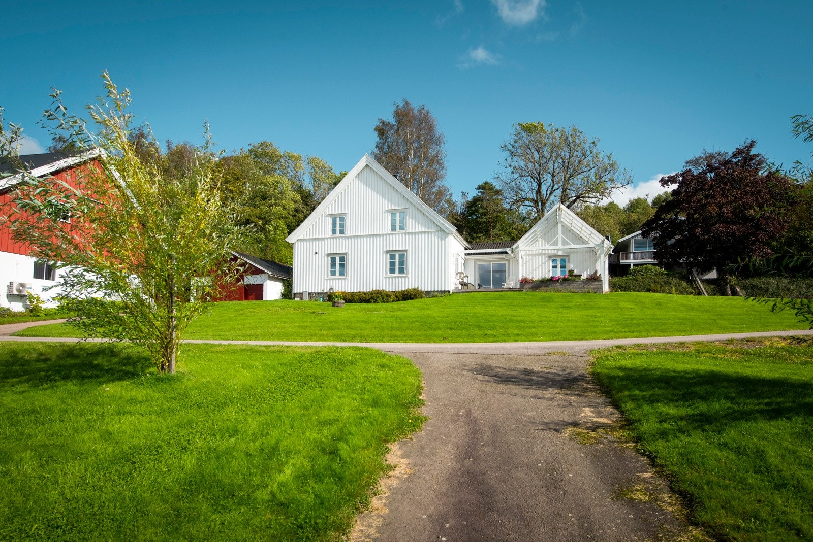 Velkommen til Solli gård - Kombinasjon av familiebolig og næring Galleribilde