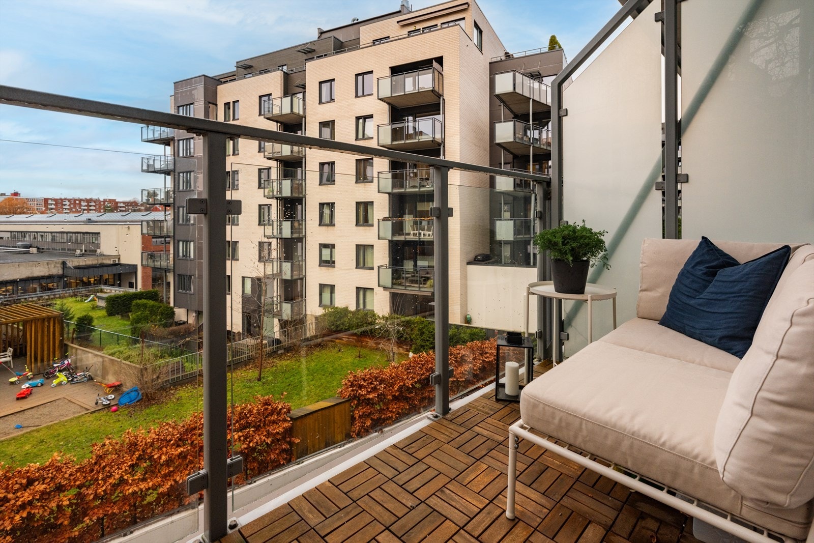 Herlig vestvendt balkong på hele 4 kvm! Galleribilde