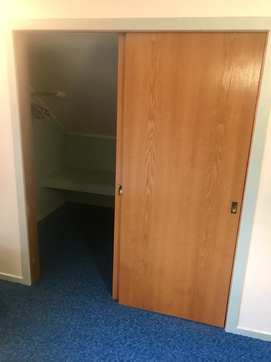 Stort klesskap 3 m2 Galleribilde