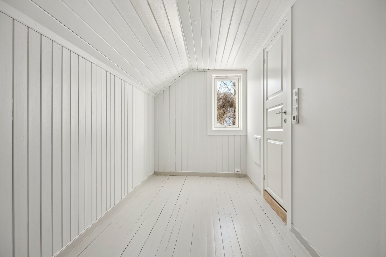 Loftstue i 2 etg. hvor man kan innrede som kontor. Galleribilde