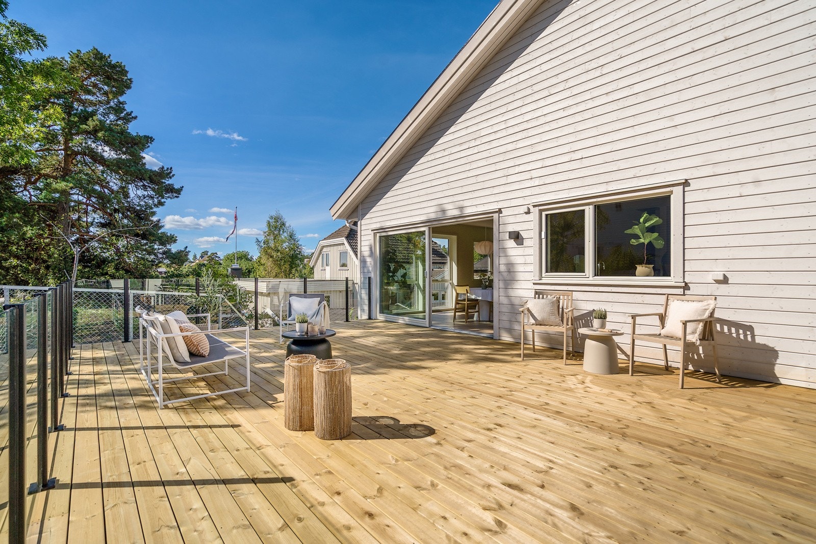 Boligen er forhåndsgodkjent for Husbank-finansiering. Dette kan gi kjøperen gunstigere lånebetingelser og lavere månedlige kostnader. Kjøper må selv søke om finansiering gjennom Husbanken. Se mer på husbanken.no eller kontakt megler for nærmere info. Galleribilde