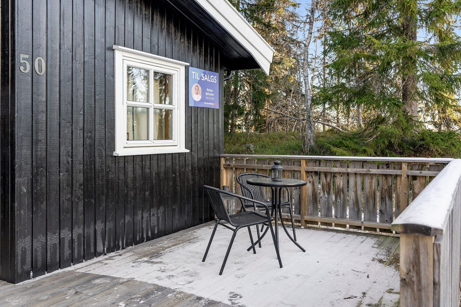 Det ble bygget ny veranda i 2023. Galleribilde