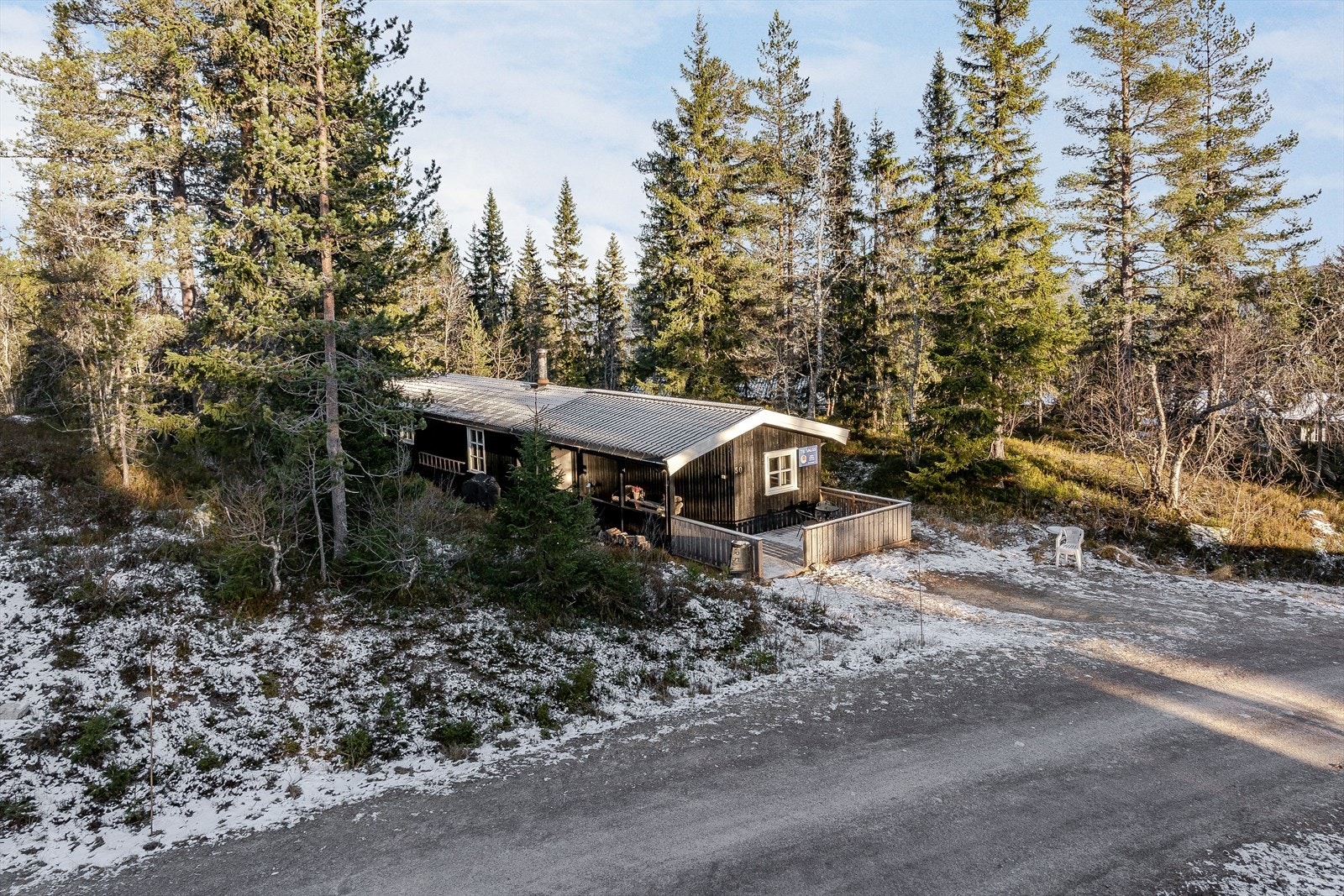 Området har et flott utgangspunkt for den aktive familien med varierte aktivitetsmuligheter rett utenfor døren. Galleribilde