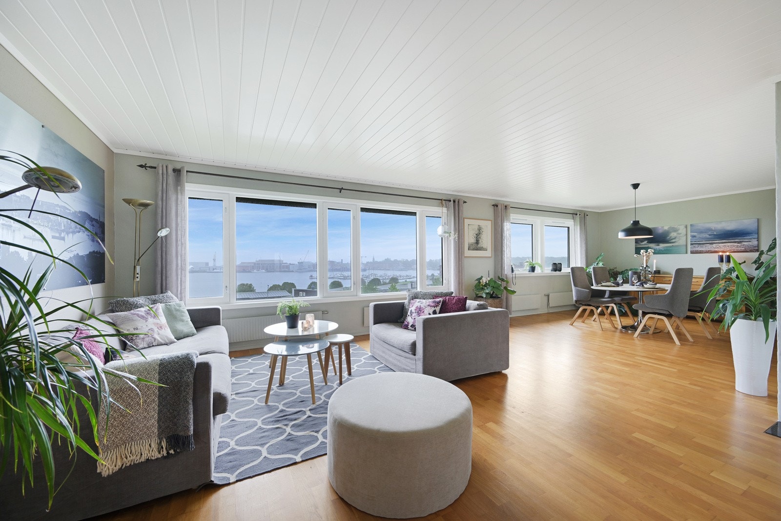 Vinkelstue med god plass for spisestue Galleribilde