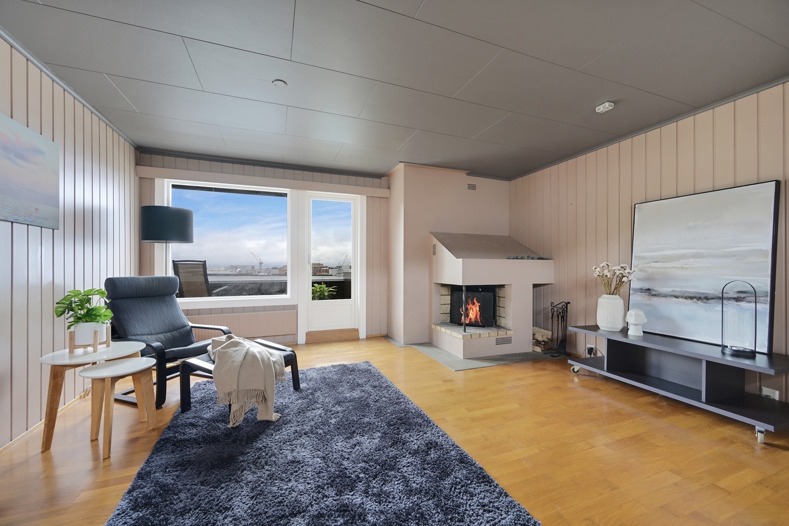 På toppen av trappa finner vi en loftstue Galleribilde