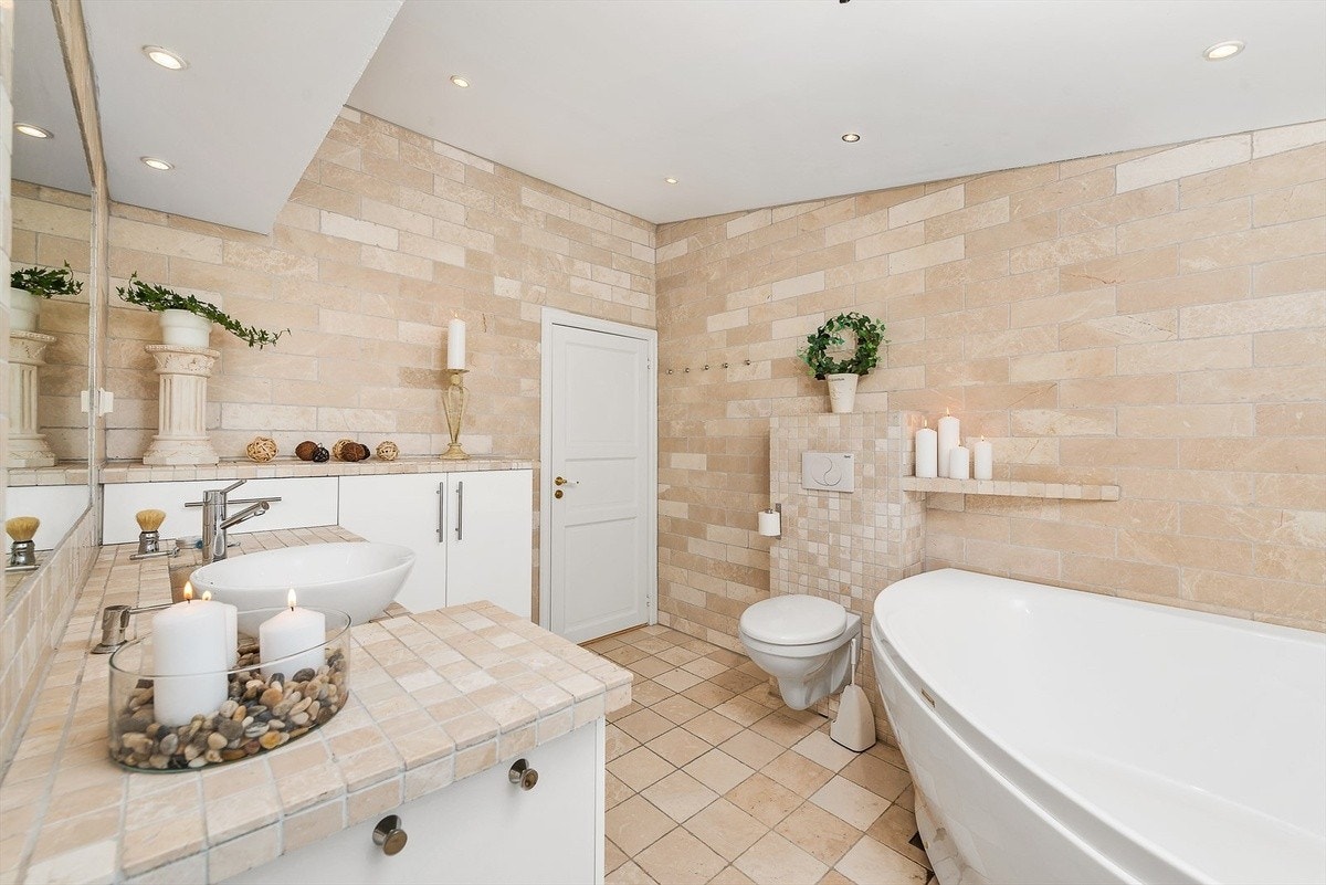 Bad oppe Galleribilde