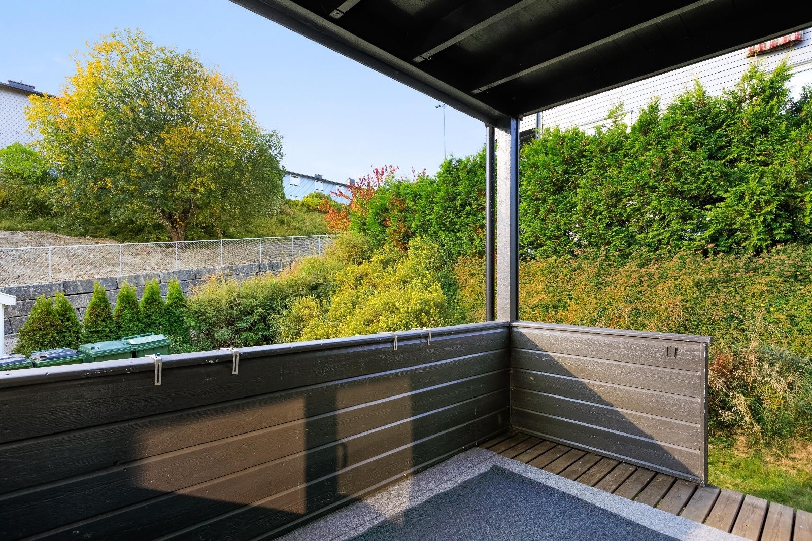 Balkong med adkomst til felles hage. Galleribilde