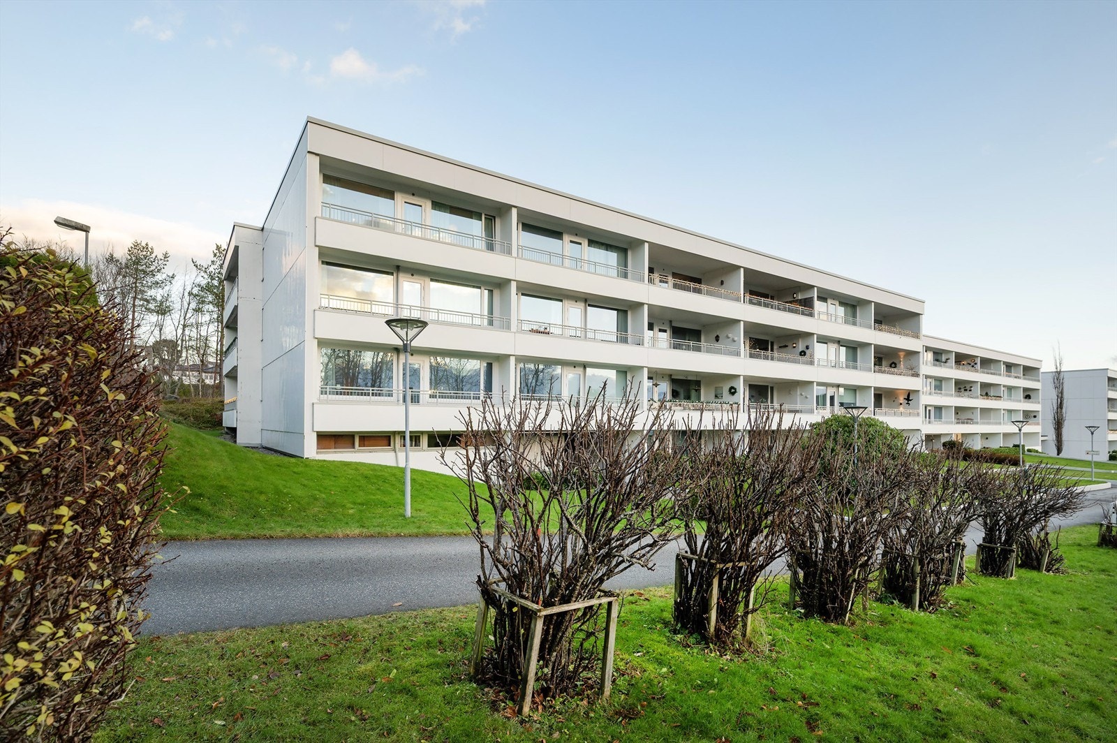 Blokkens fasade mot syd Galleribilde