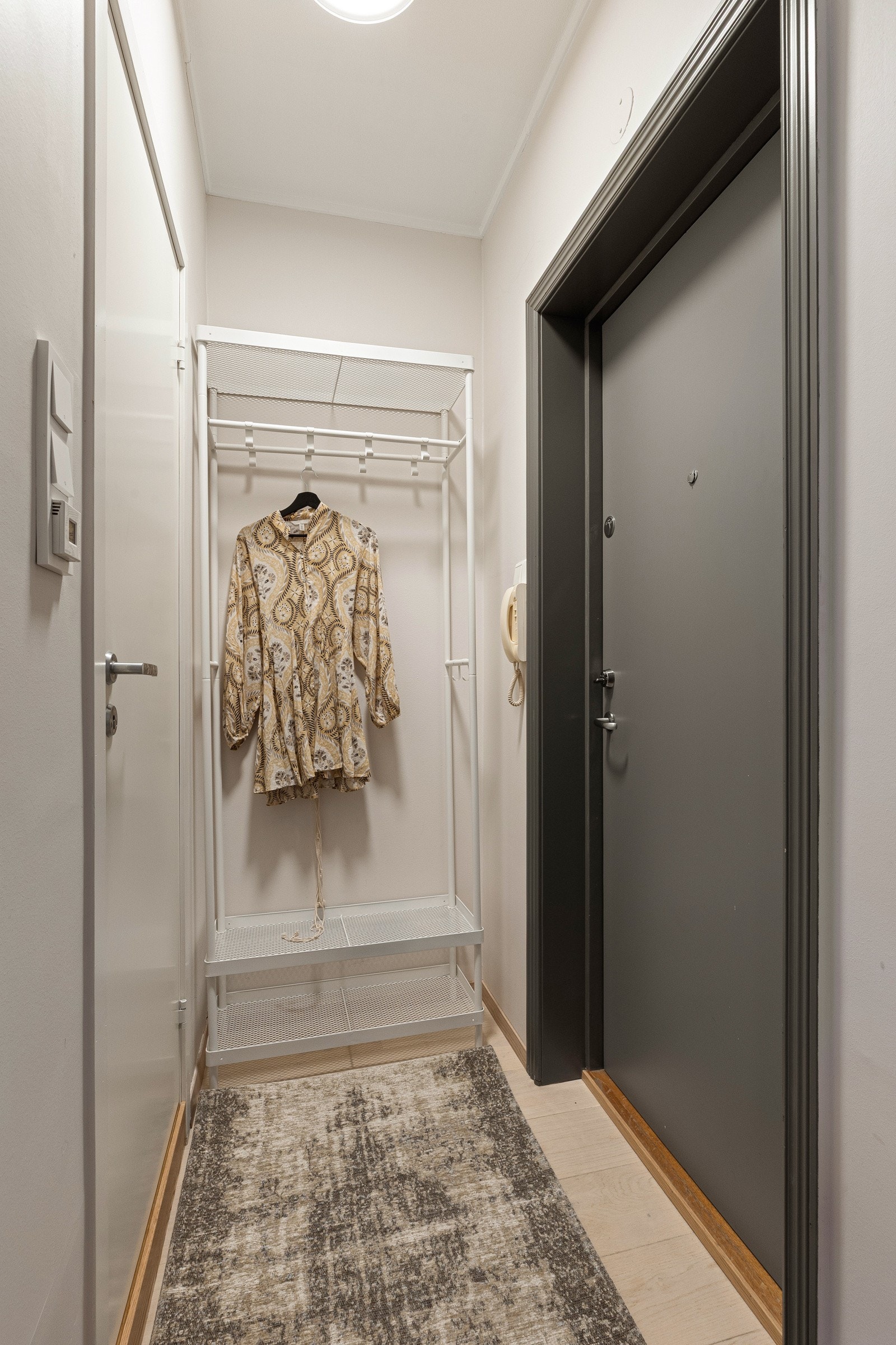 Leiligheten har en god intern beliggenhet i byggets 4. etasje med heisadkomst Galleribilde