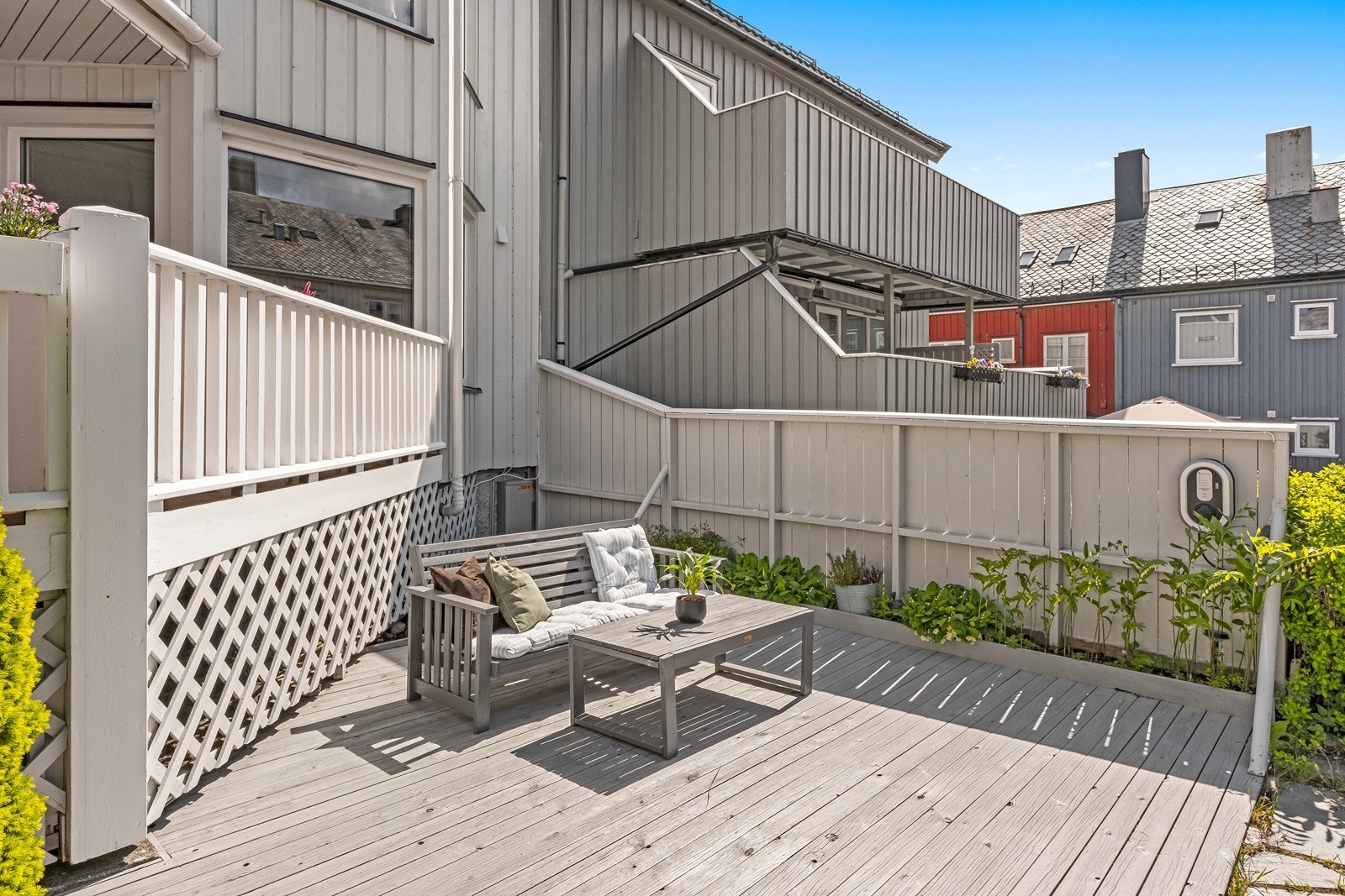 Her kan man nyte sommersolen fra lunsjtider til godt ut på kvelden! Galleribilde