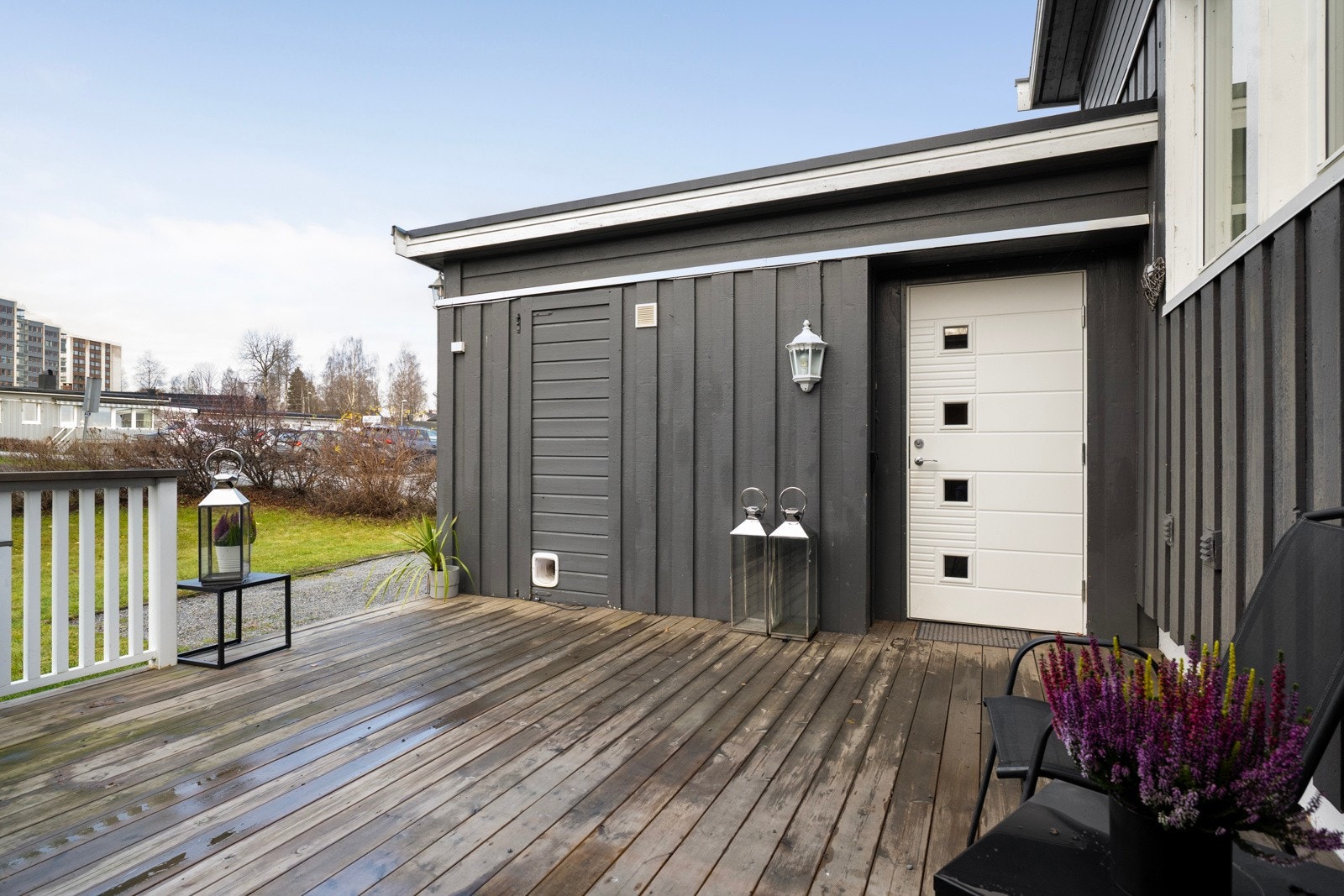 Konglevegen 7a er en endeleilighet med attraktiv beliggenhet i populære Sandli Kildal BRL. Galleribilde