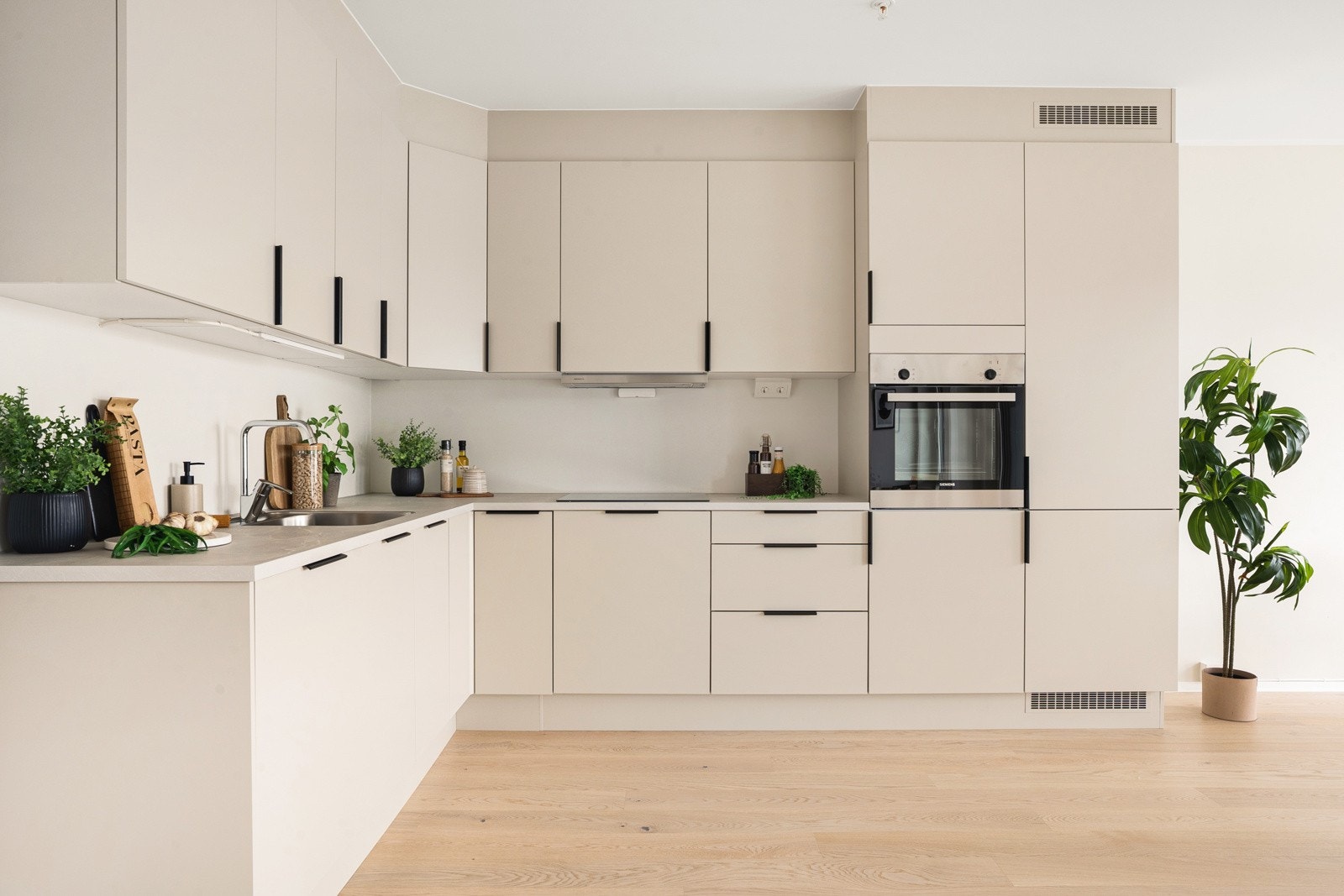 Moderne kjøkkeninnredning fra kvalitetsleverandøren HTH! Galleribilde