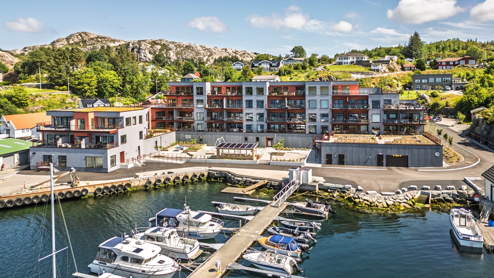 Denne flotte 3-roms leiligheten i Møvika 41 presenteres av EIE eiendomsmegling v/Christine Terkelsen. Galleribilde