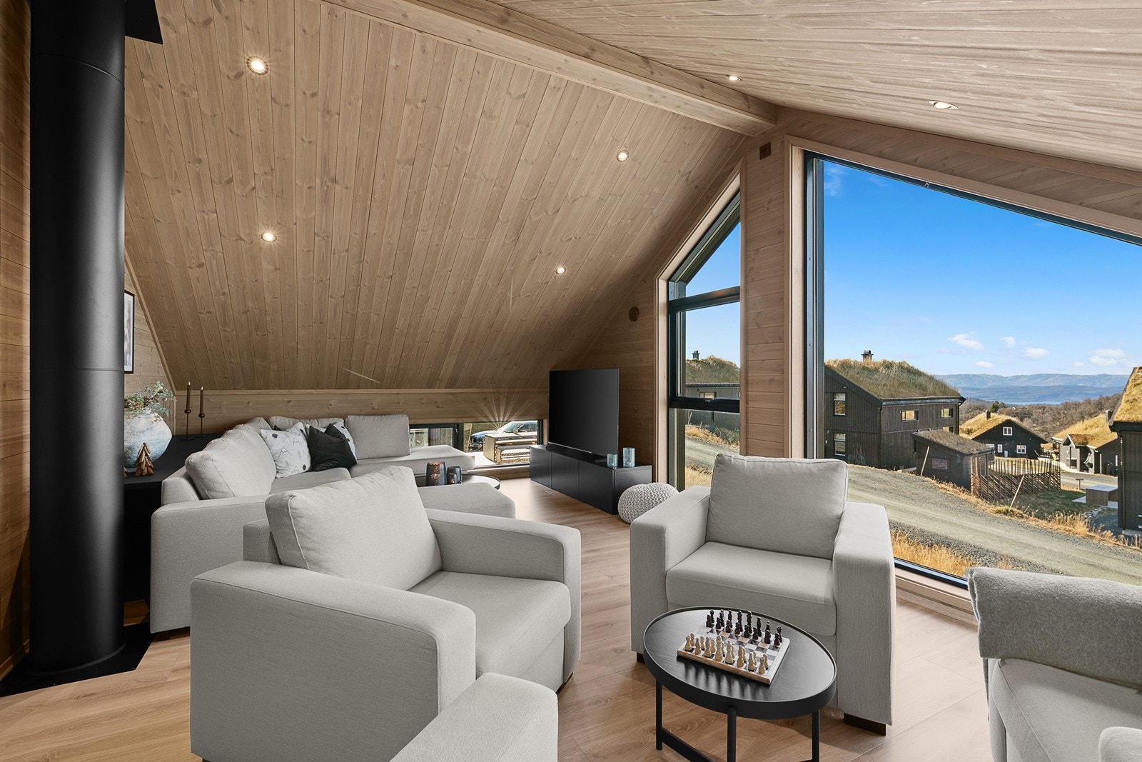 Velkommen til Skitrekket 23- Familievennlig hytte over to plan fra 2021 med moderne uttrykk, god standard og flotte materialvalg. Galleribilde