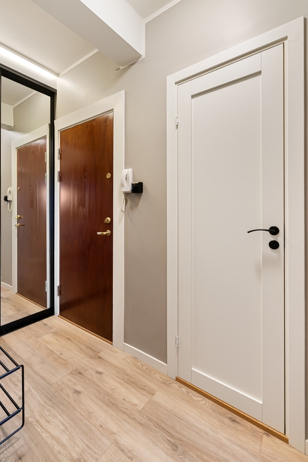 Leiligheten har et delikat og tidløst fargevalg med myke, nøytrale toner. Galleribilde