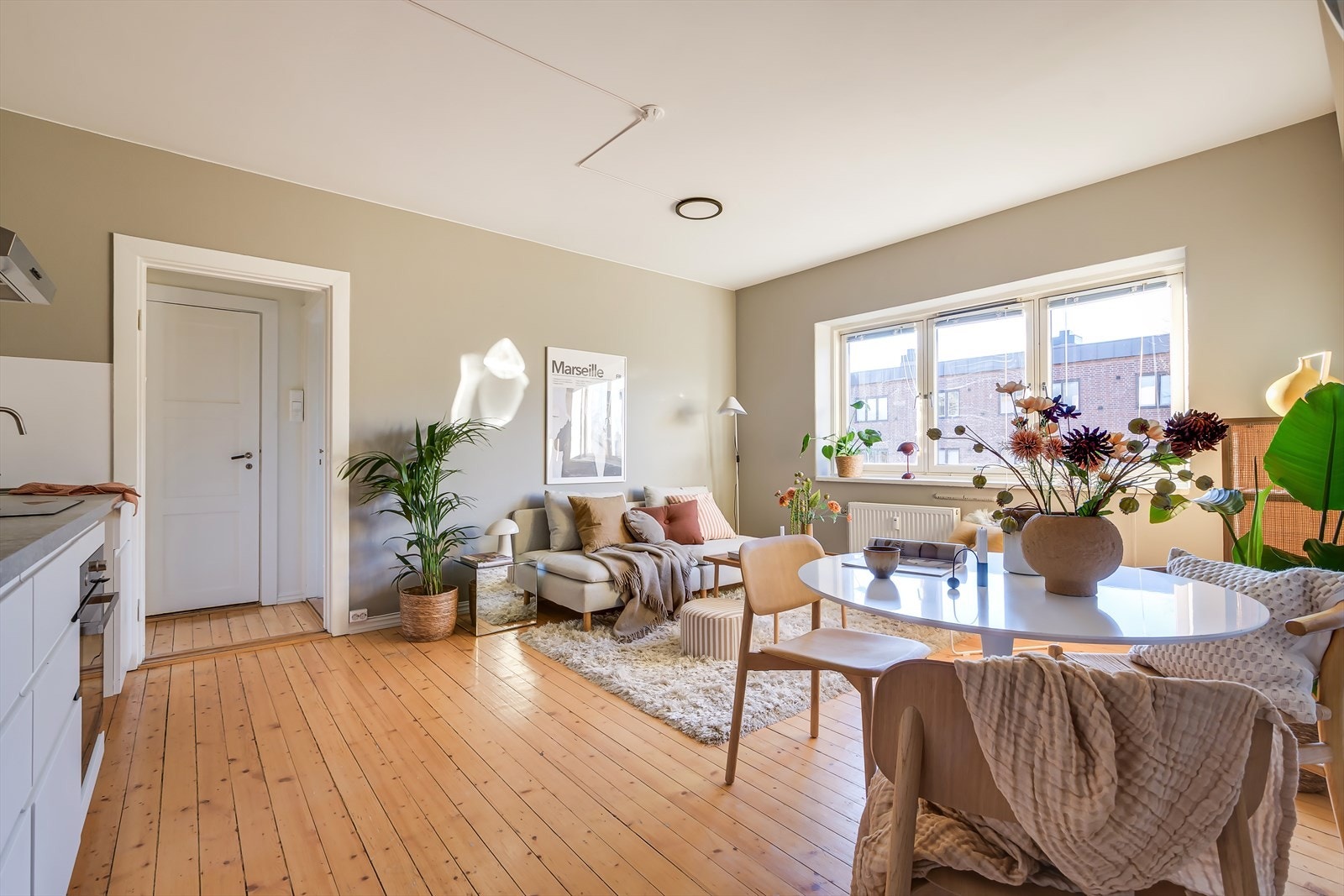 Velkommen til Olaf Schous vei 22 - Presentert av Silje Heggø og Joachim Lindhjem v/Nordvik. Foto: Kenneth Williamsen. Galleribilde