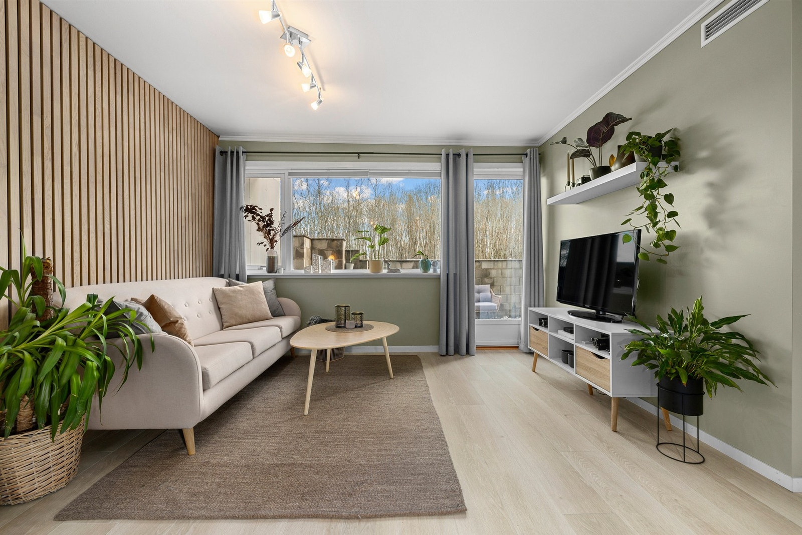 Velkommen til Nedre Flatåsveg 3B og denne flotte 2-roms leiligheten. Galleribilde