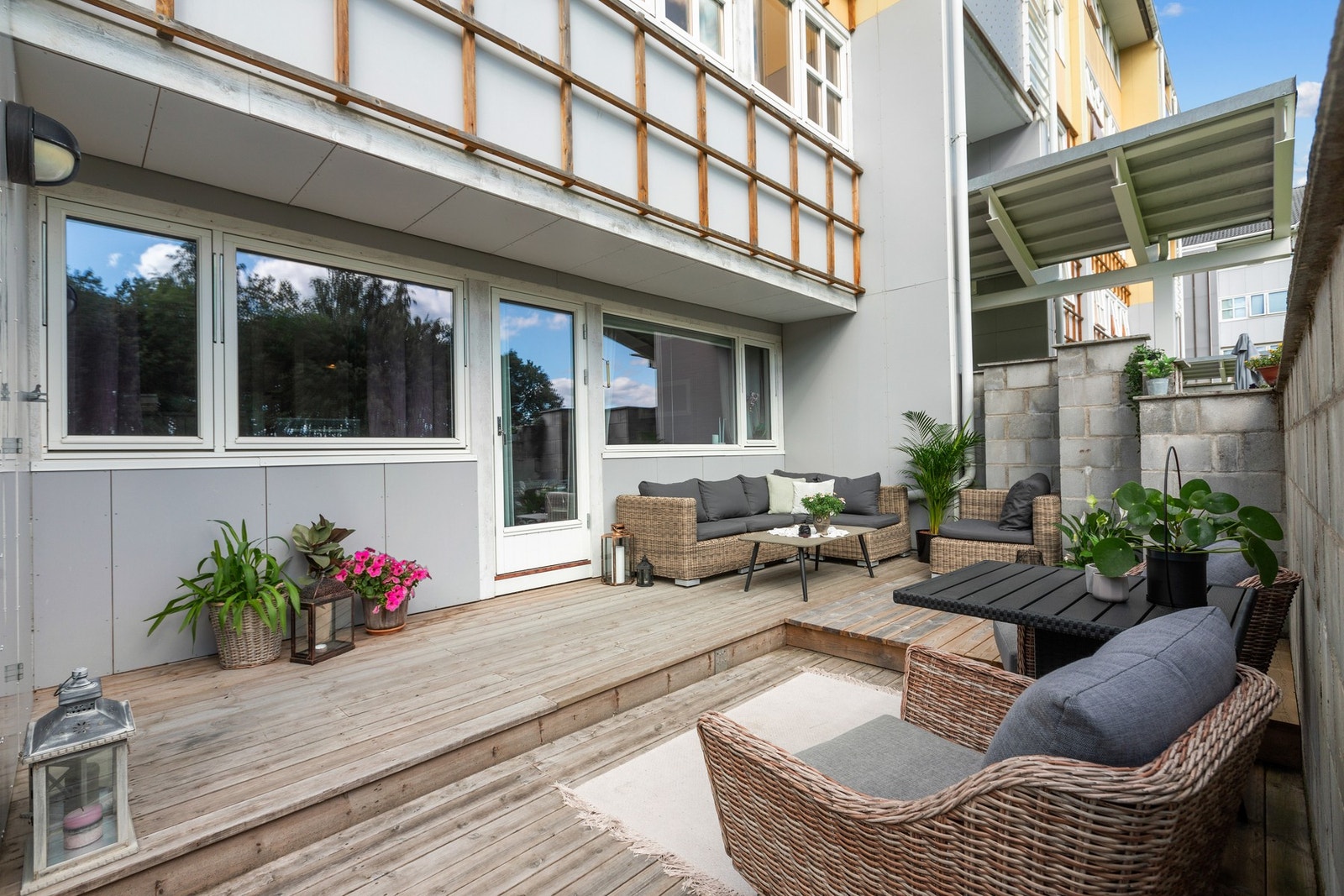 Leiligheten byr på en stor terrasse på ca 22kvm. Galleribilde