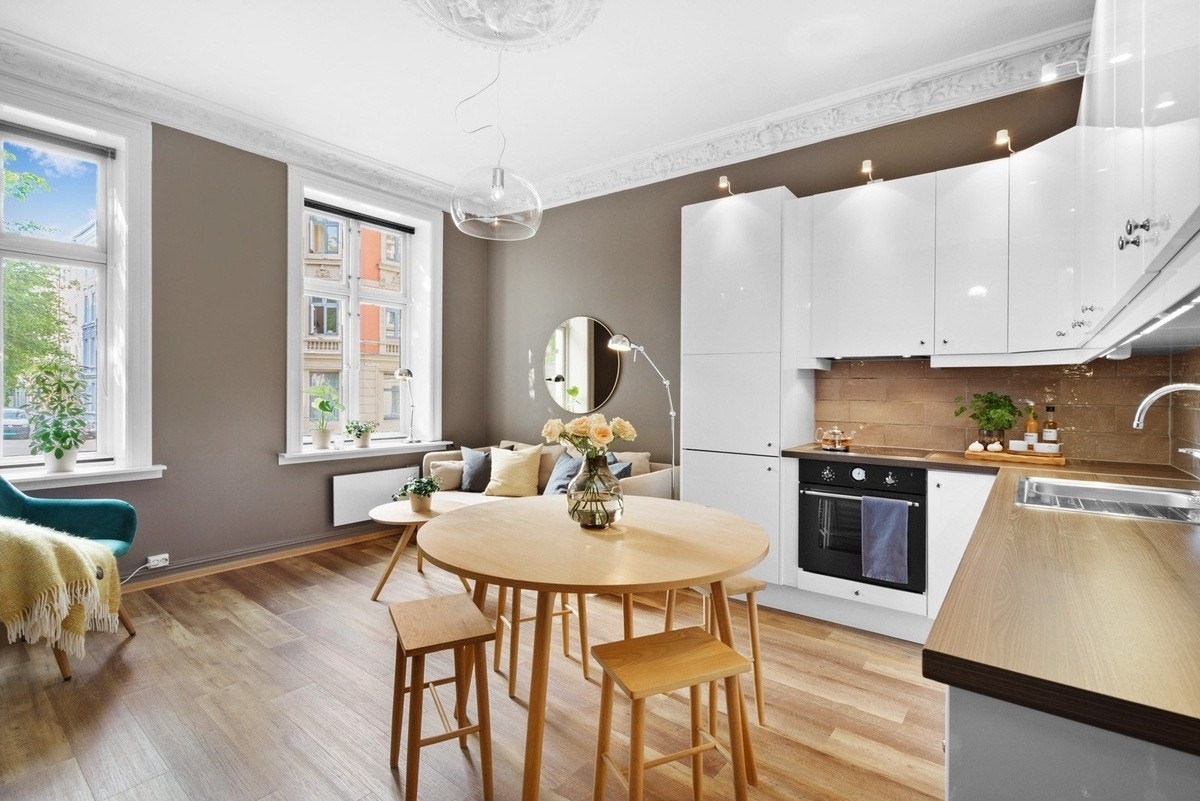 Kun for referanse, kan settes inn rundt spisebord Galleribilde