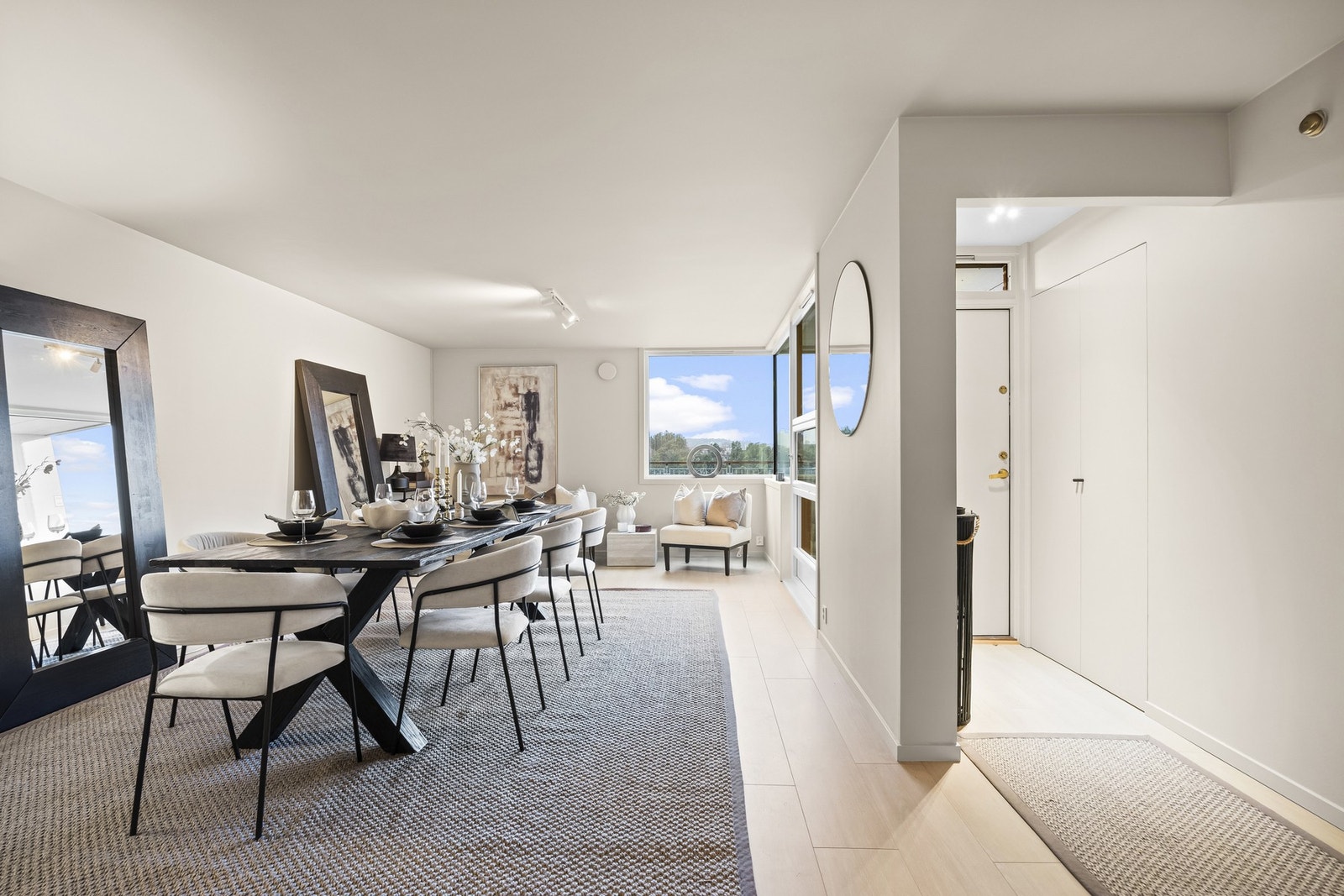 Leiligheten har en gjennomgående og godt utnyttet planløsning på hele 140 m². Galleribilde