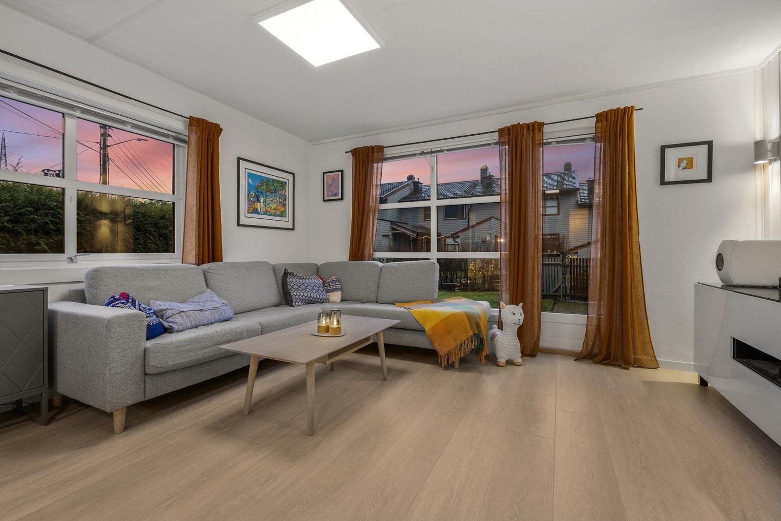 Attraktivt enderekkehus med en rolig og familievennlig beliggenhet på Skedsmokorset. Galleribilde