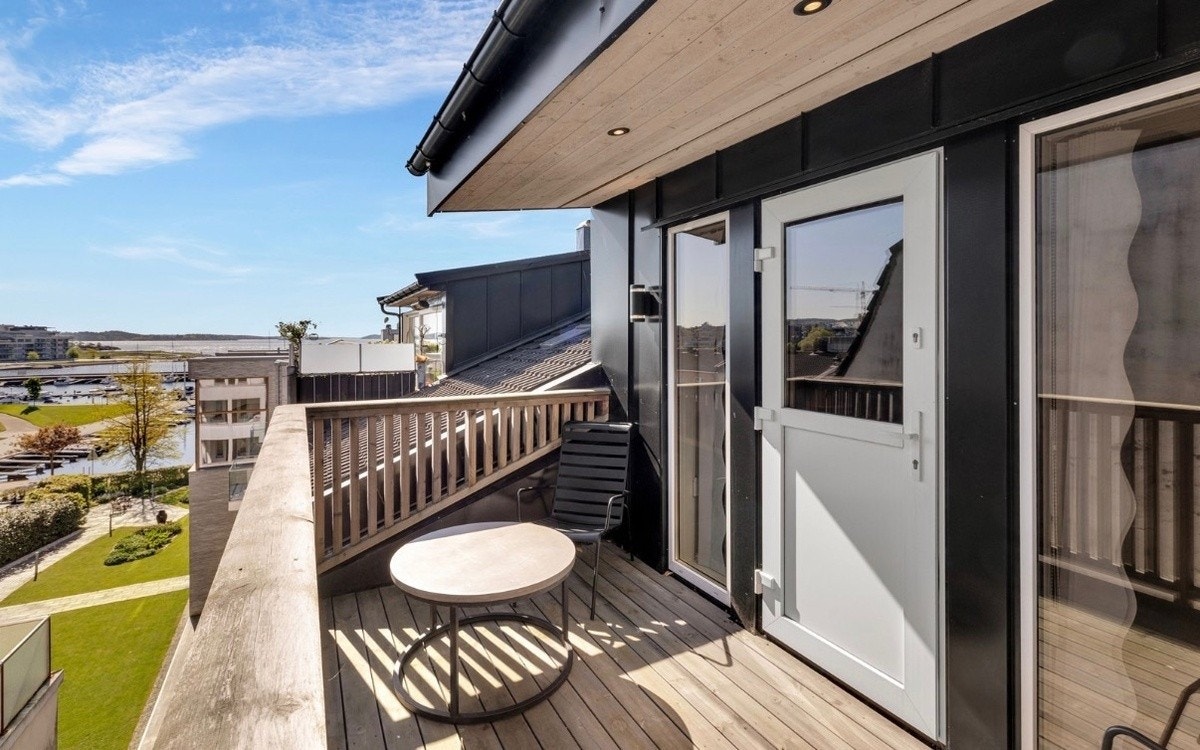 Balkong med sjøutsikt Galleribilde