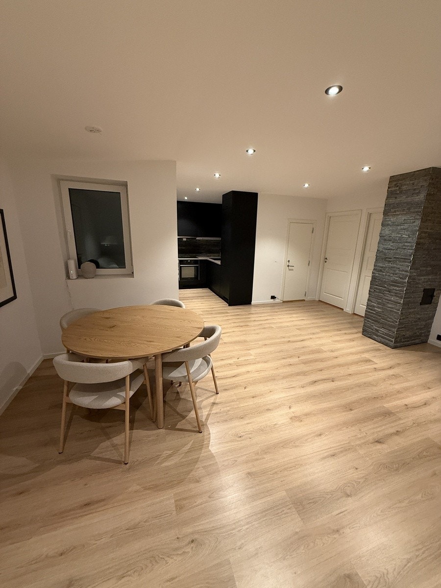 Spisestue og kjøkken Galleribilde