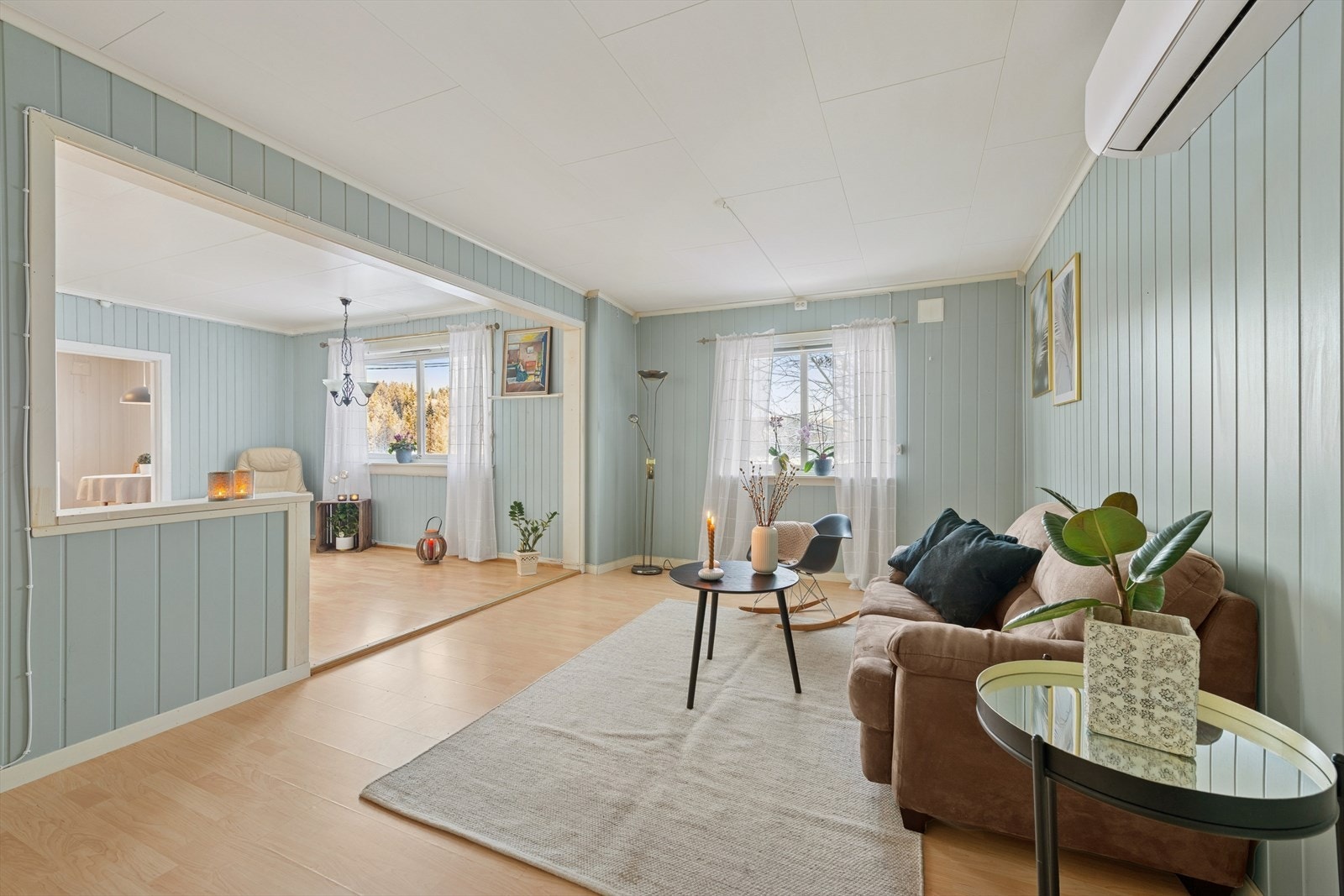 Et lyst og trivelig oppholdsrom. Galleribilde