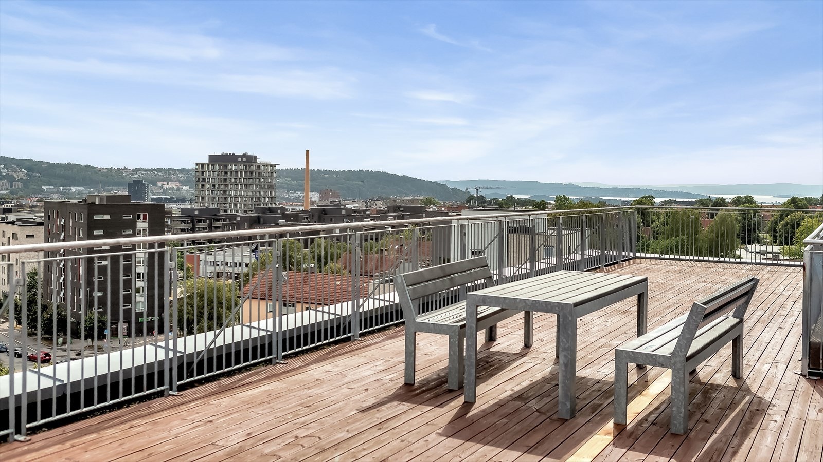 Borettslaget har en svært flott takterrasse som gir flott utsikt og fine muligheter for sosiale sammenkomster og avslapning. Galleribilde