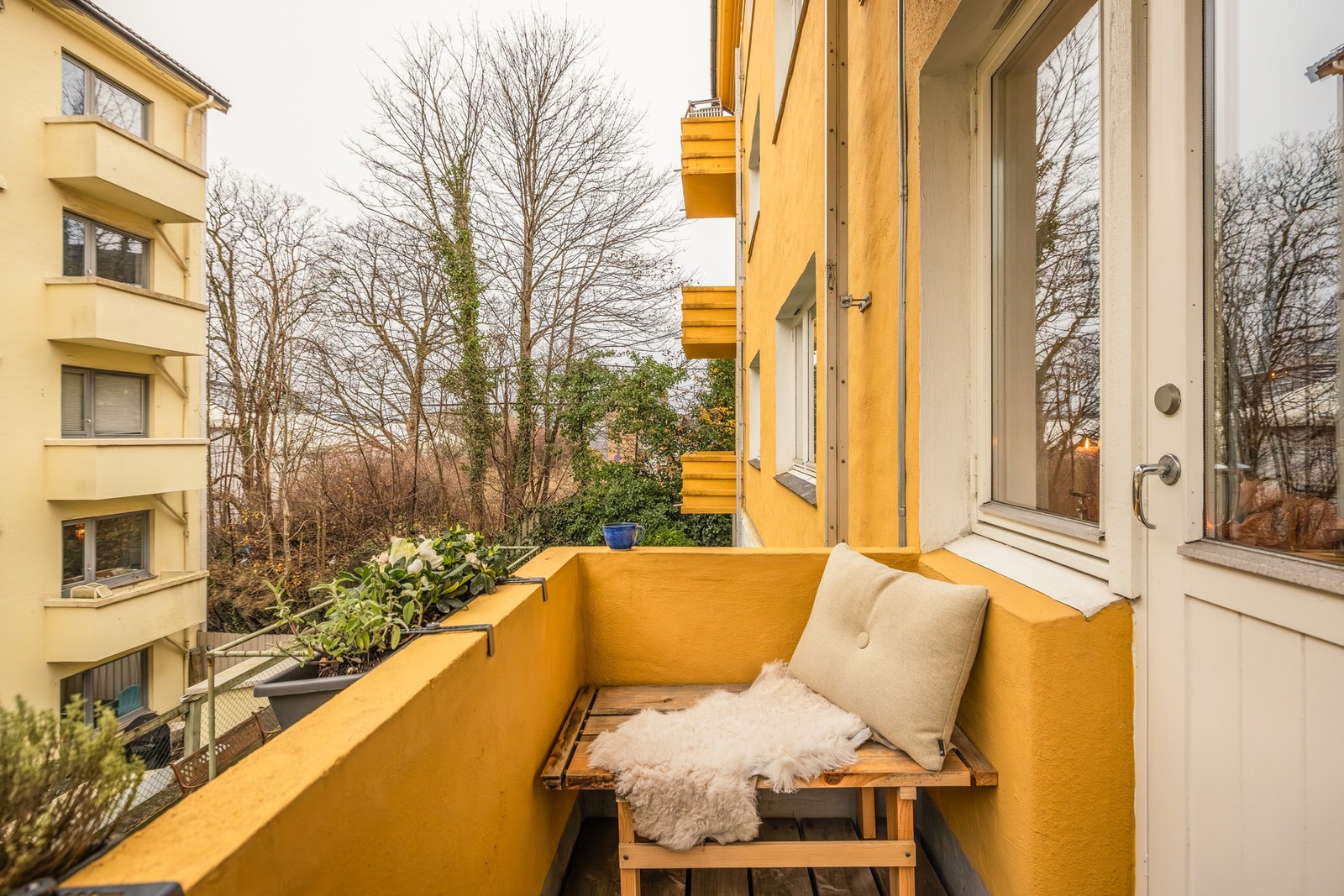 Om sommeren, når solen står høyt er det fantastiske solforhold på balkongen. Galleribilde