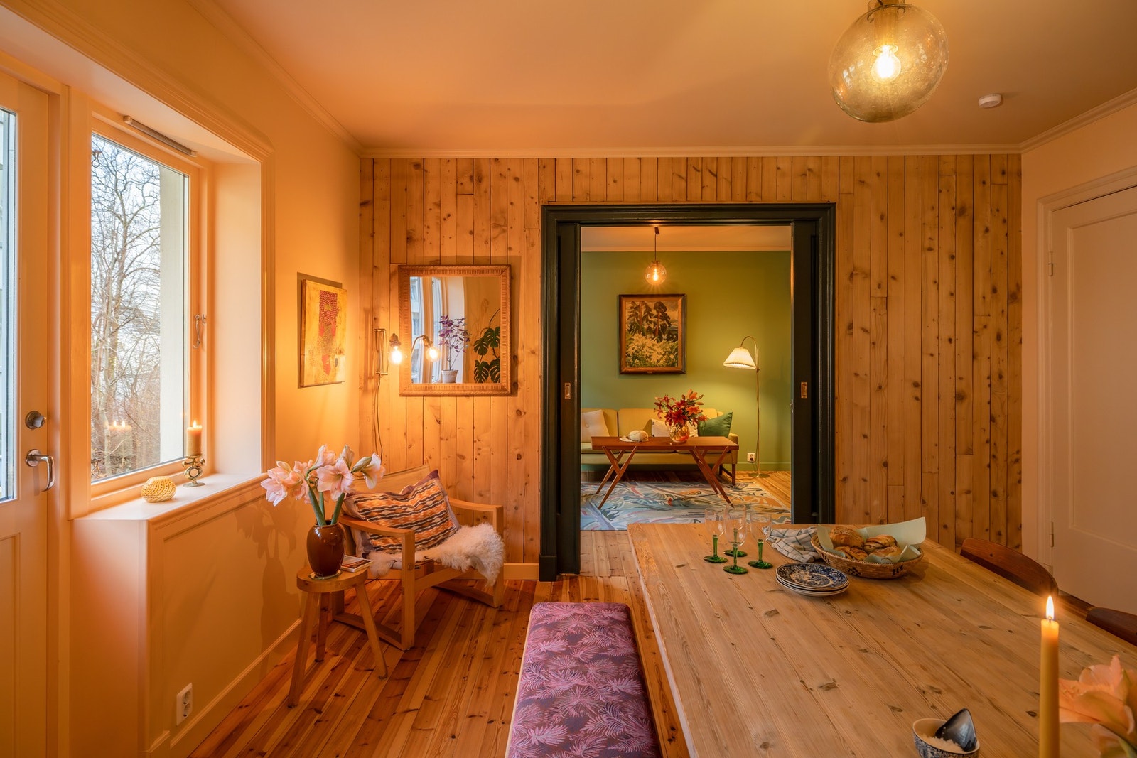 Legg merke til den gode takhøyden i leiligheten. Galleribilde