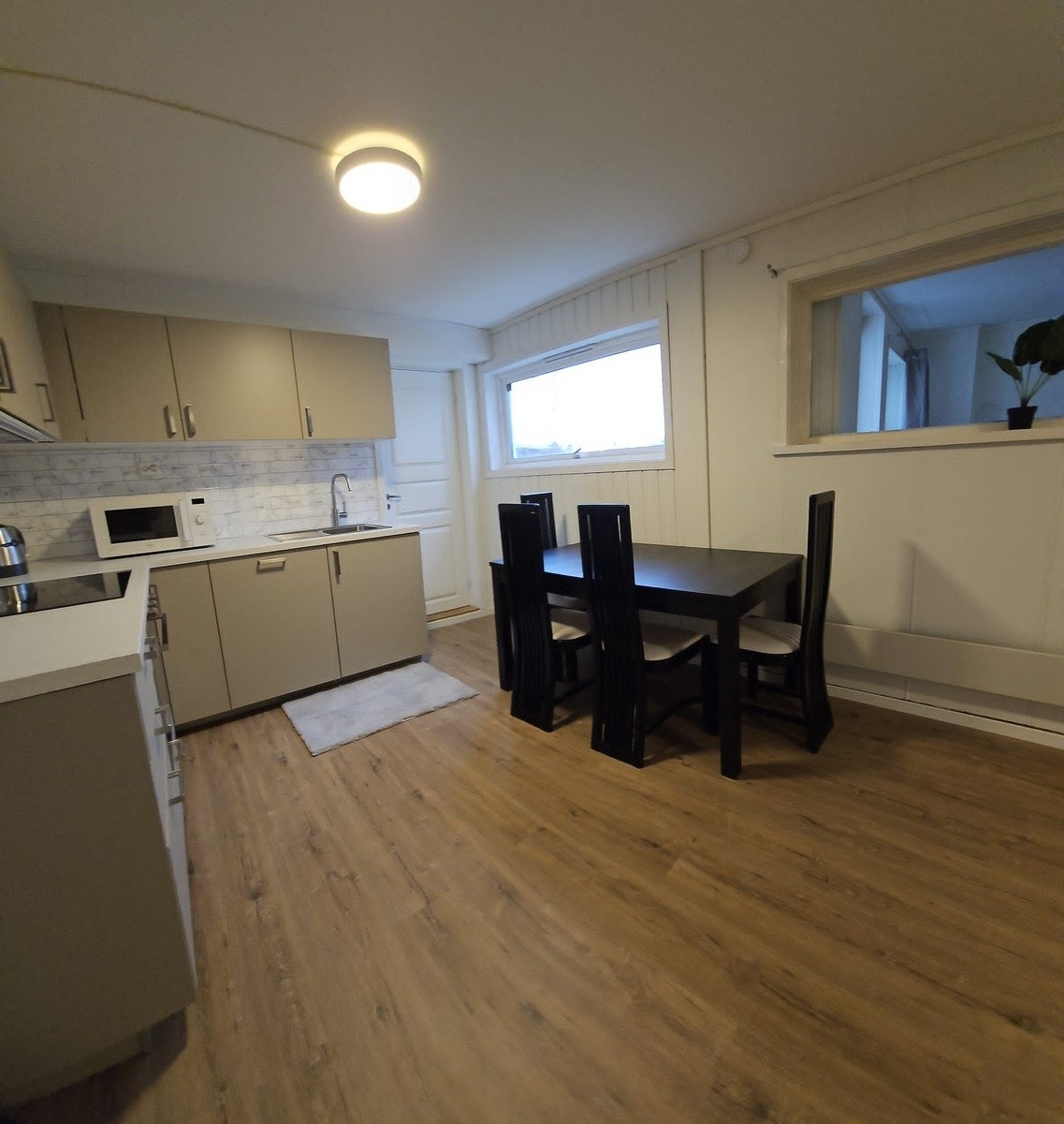 Brand new kitchen Galleribilde