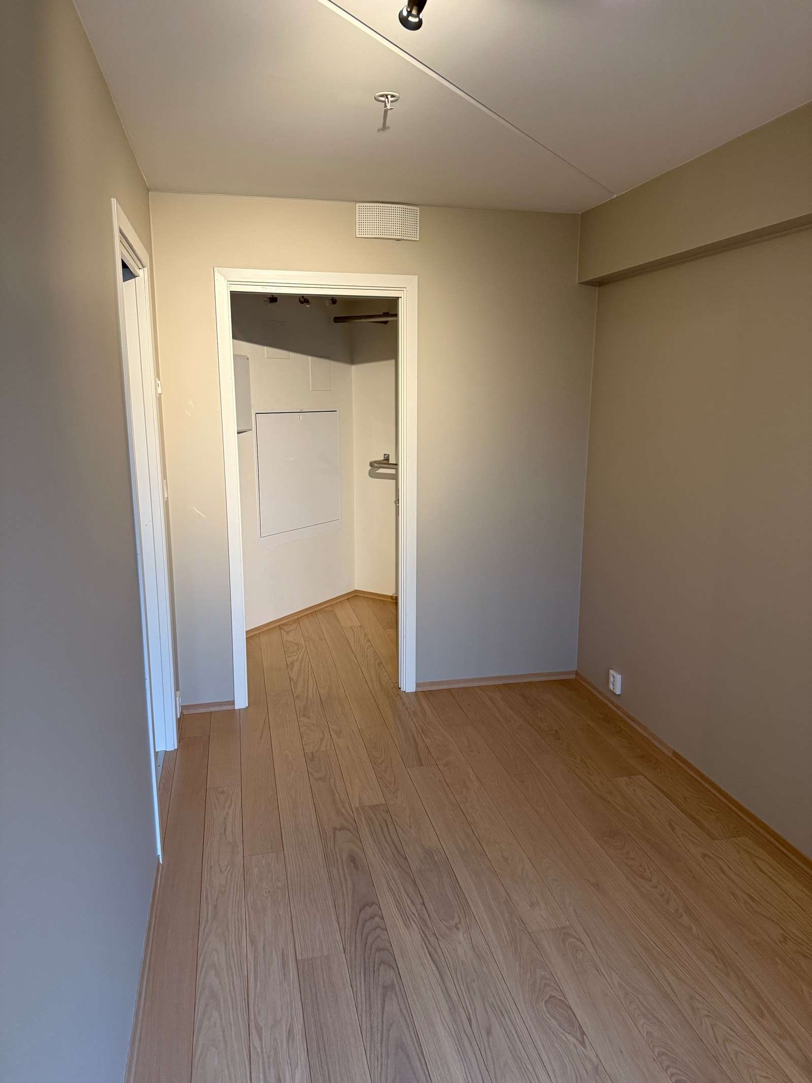 Eget walk-inn fra soverommet Galleribilde