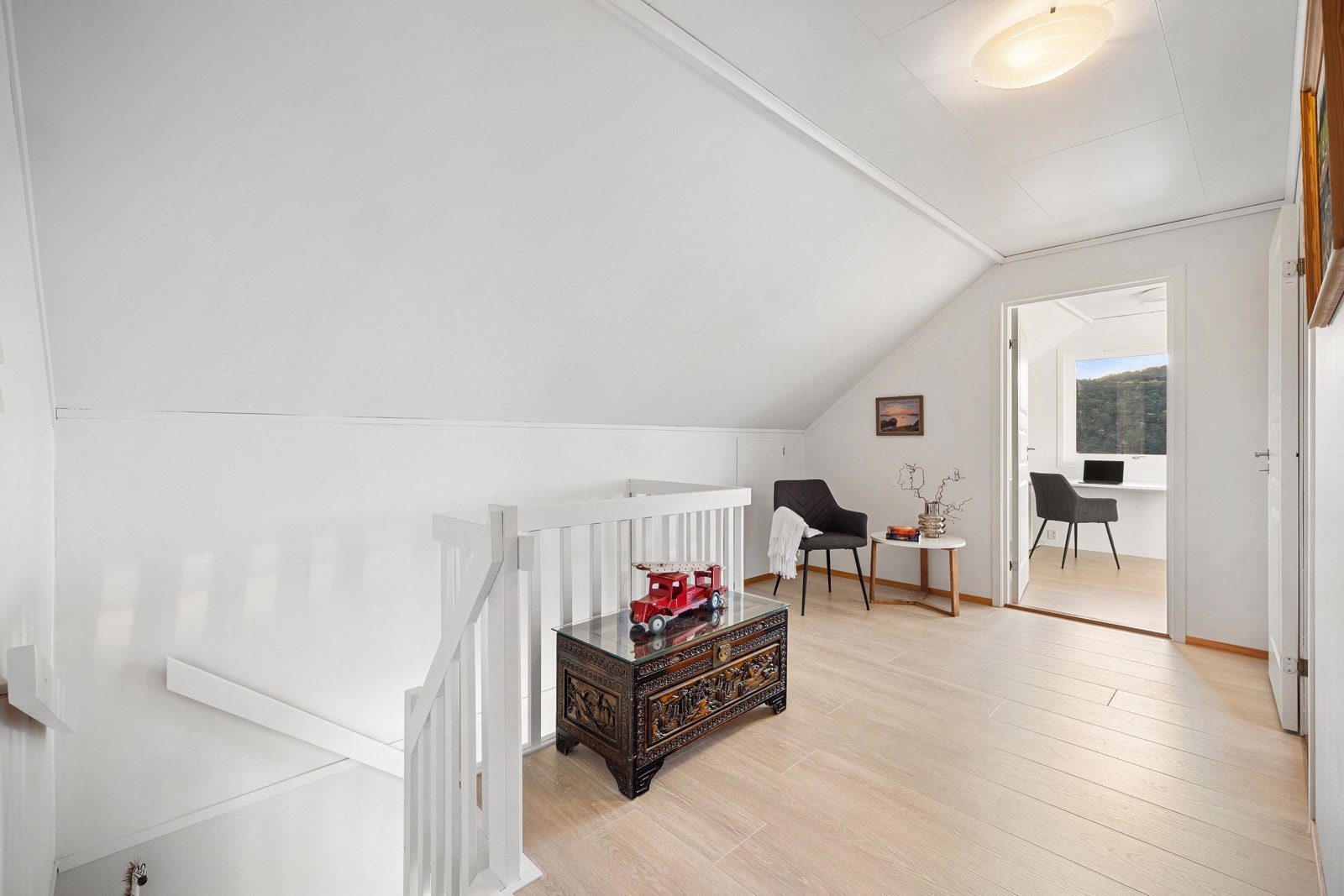 I 2.etasje er det 3 soverom, stue og bad Galleribilde